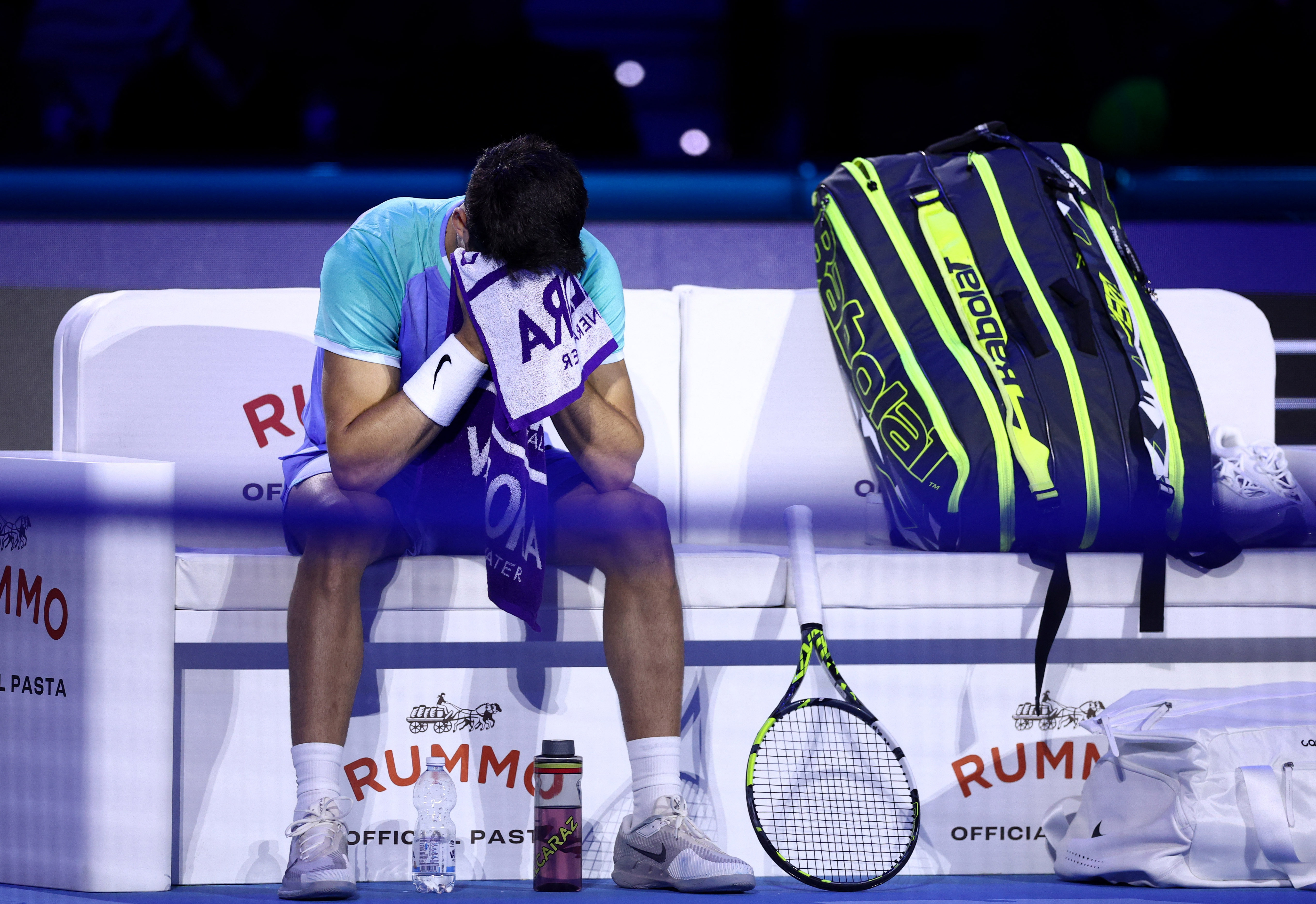 テニス＝ATPファイナル、アルカラスが黒星発進 体調不良の影響も