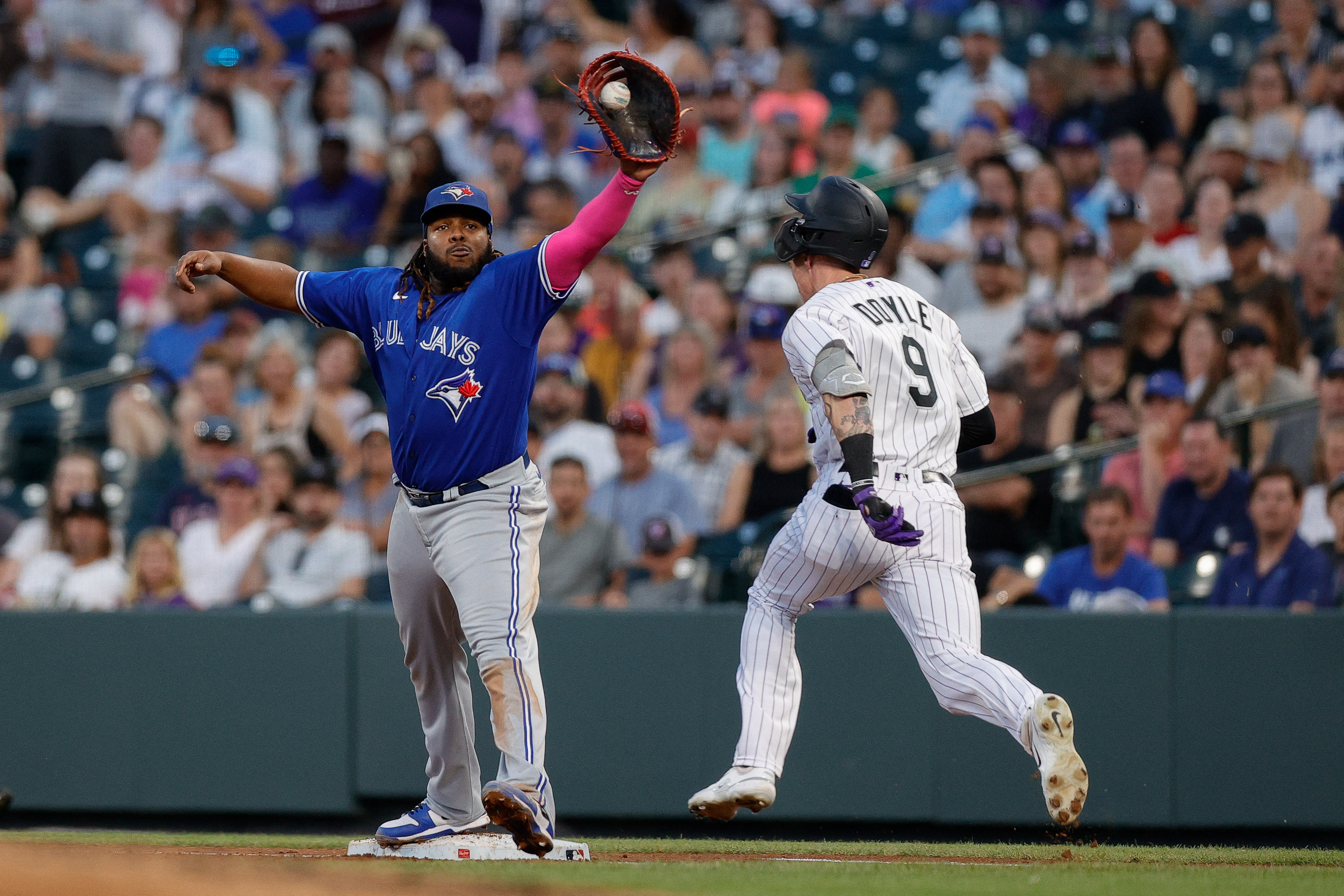 Jays score in each of final 6 innings of 13-9 over Rockies