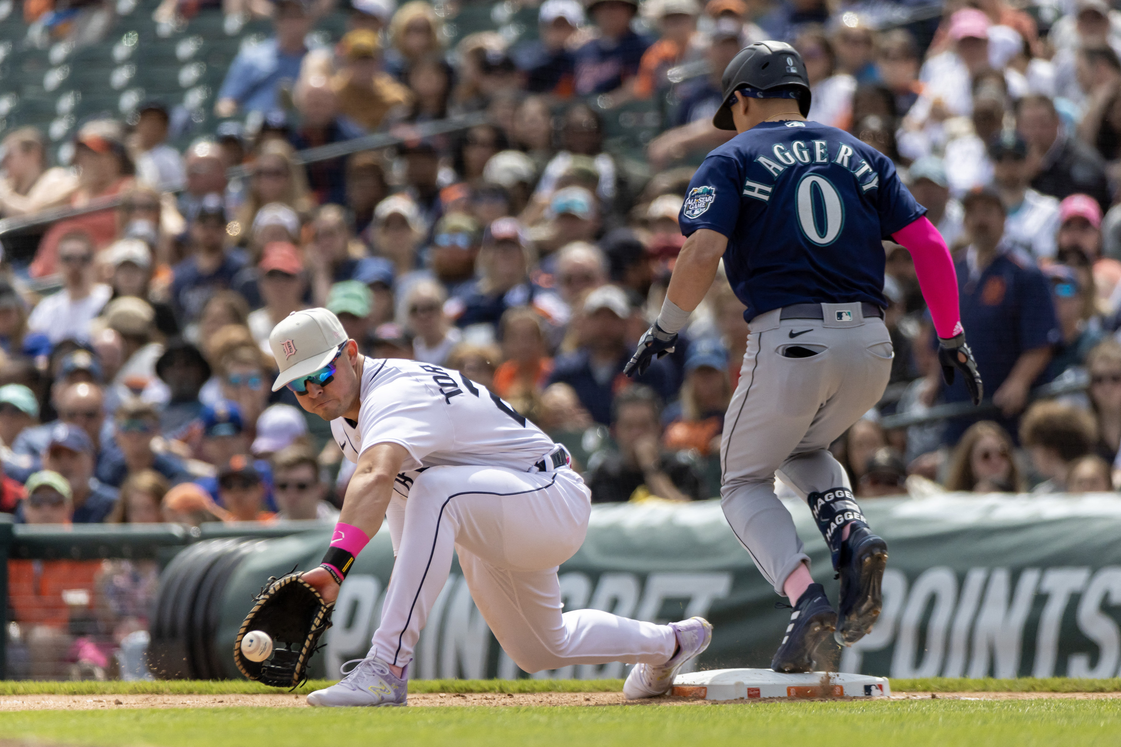 Javier Baez, Tigers come back to beat Mariners