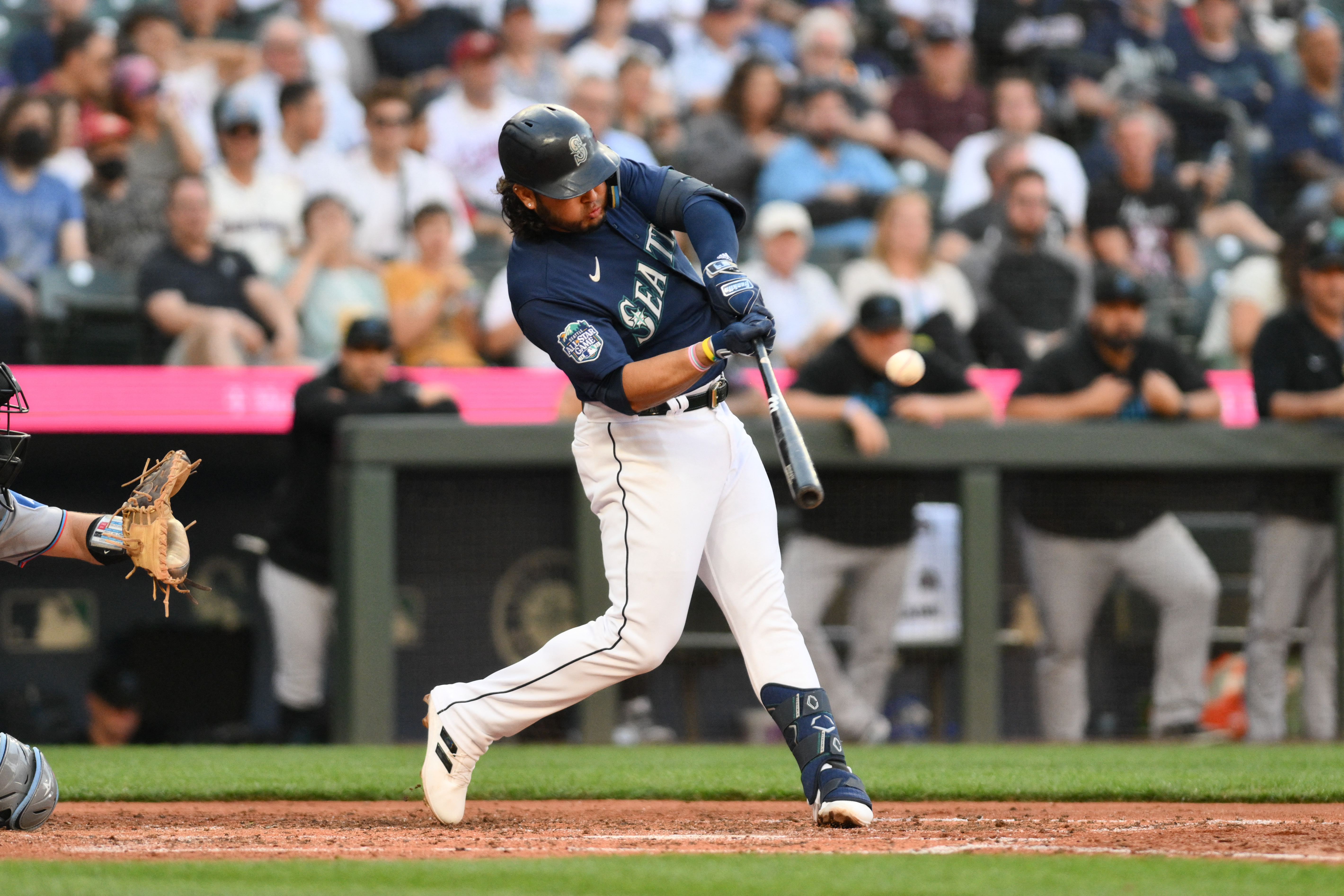 Mariners maul Marlins behind homers, rookie pitcher