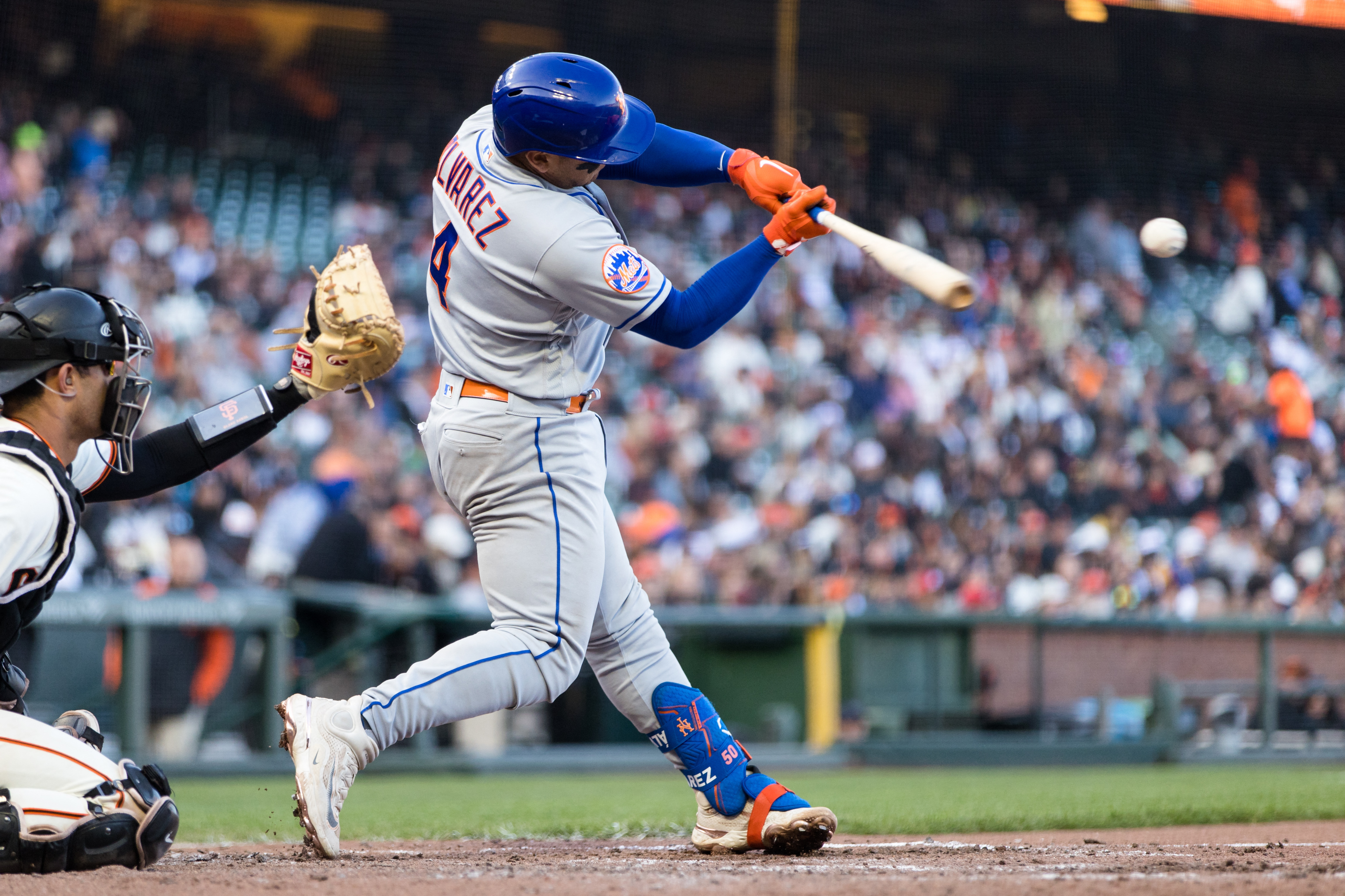 Giants' second straight win earns series split with Mets