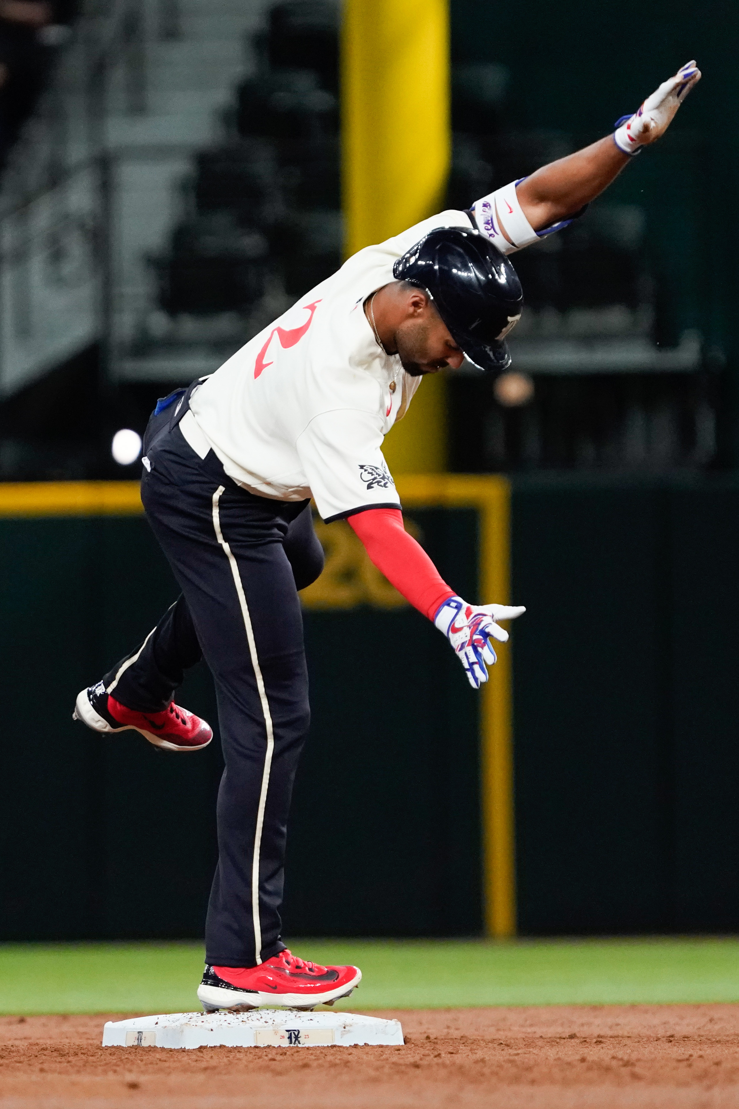 Rangers top Yankees as Jacob deGrom exits early again