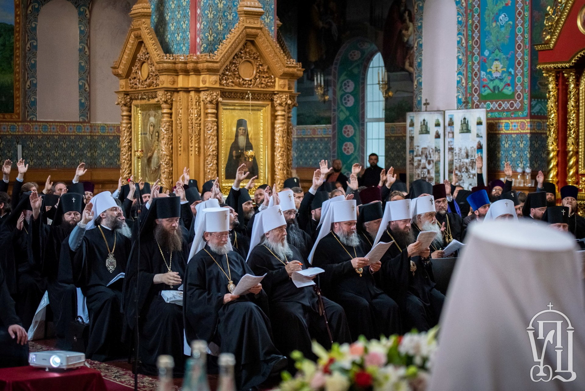 moscow-led-ukrainian-orthodox-church-breaks-ties-with-russia-reuters