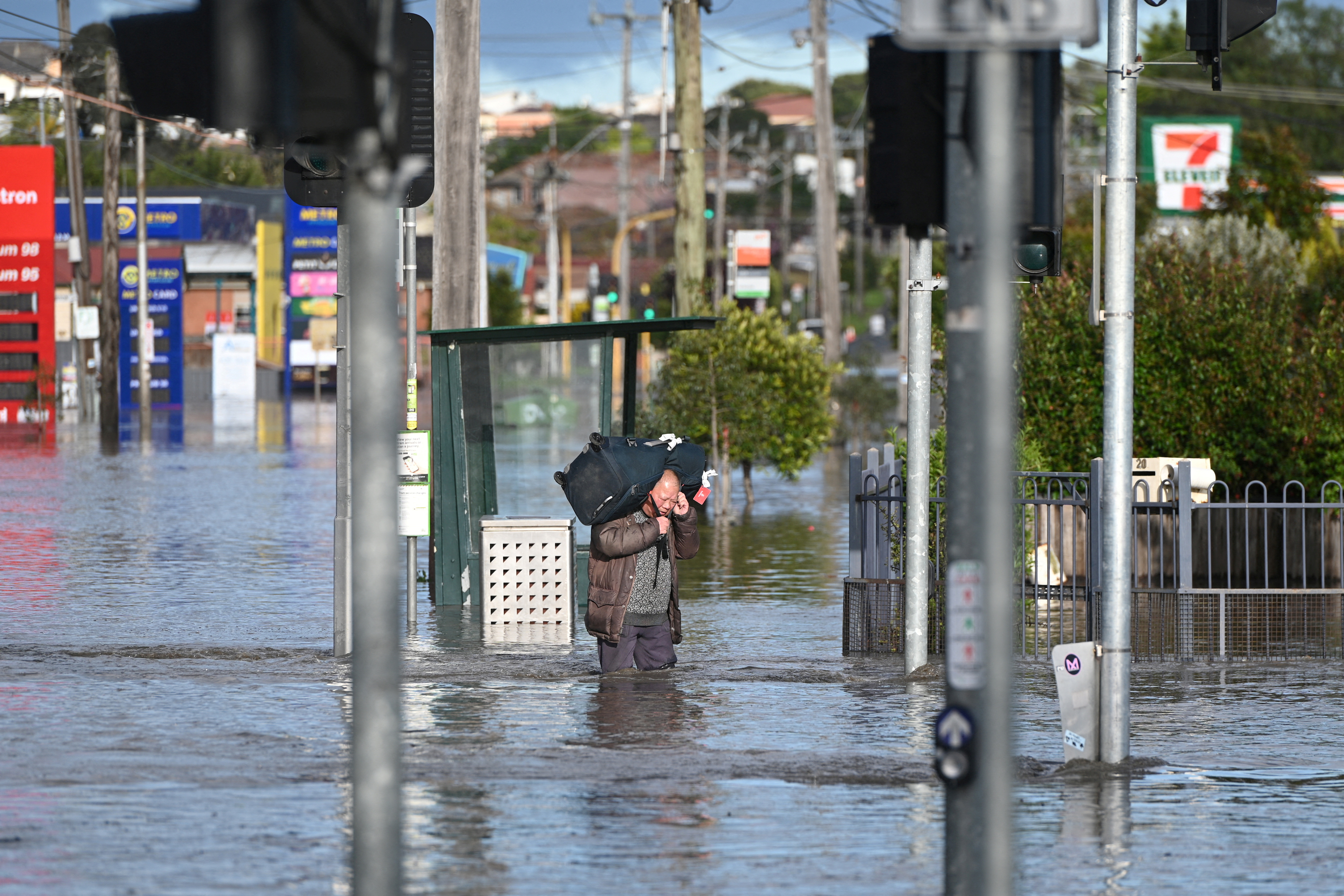 Damaging winds and flash flooding affects Australia's southeast