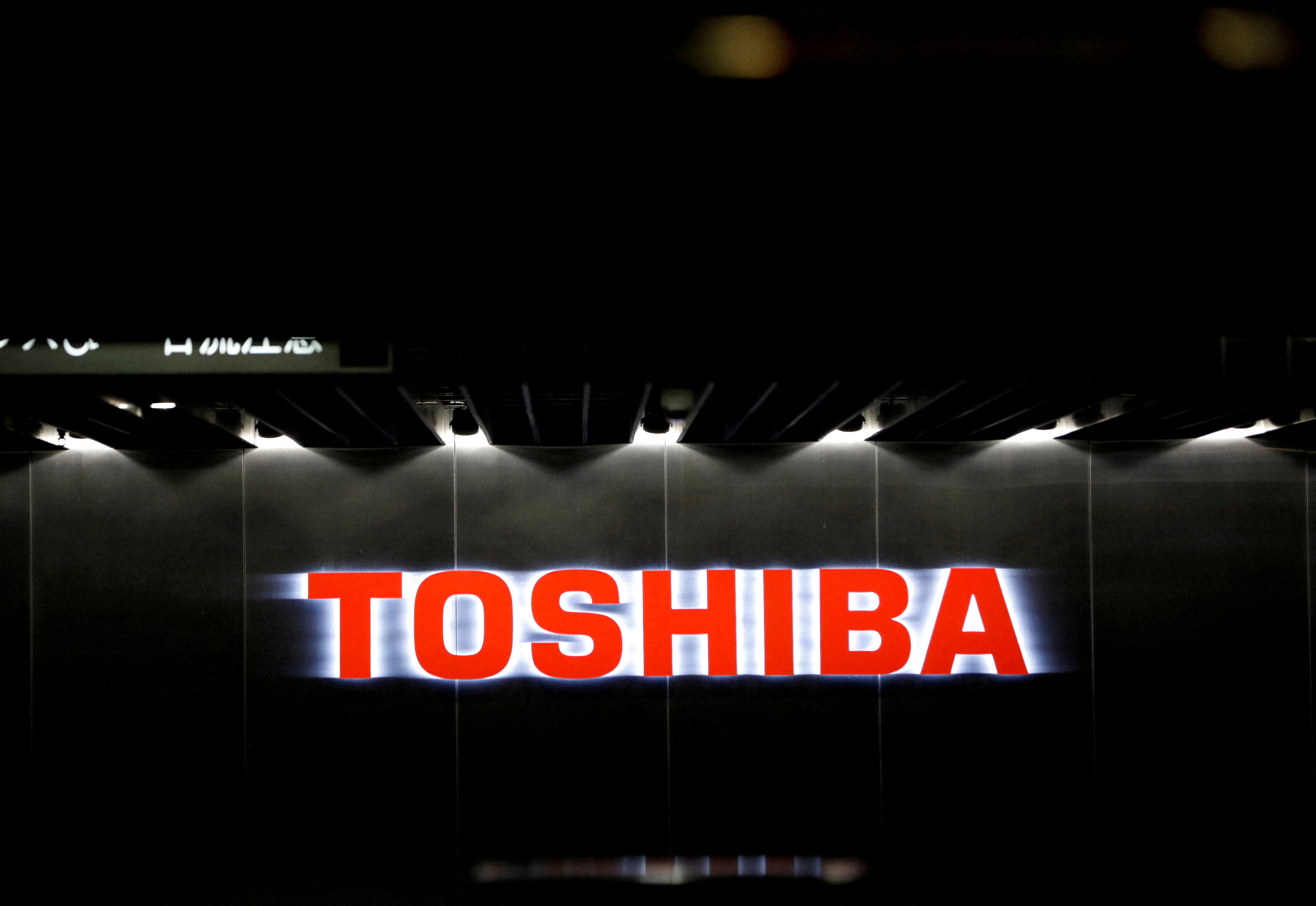 Toshiba Corp's được nhìn thấy tại cơ sở của công ty ở Kawasaki