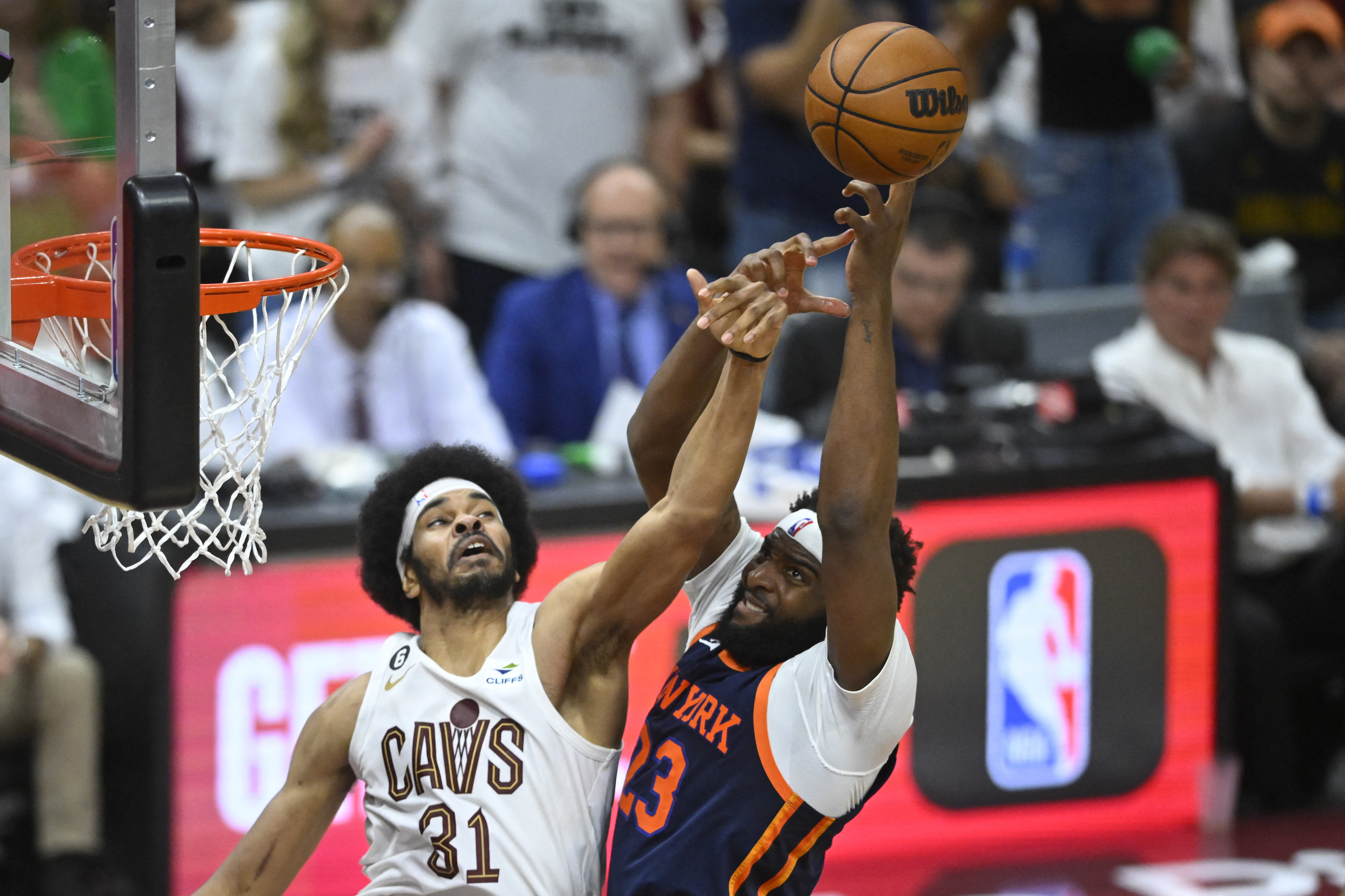 Josh Hart saves Knicks in Game 1 win over Donovan Mitchell, Cavs