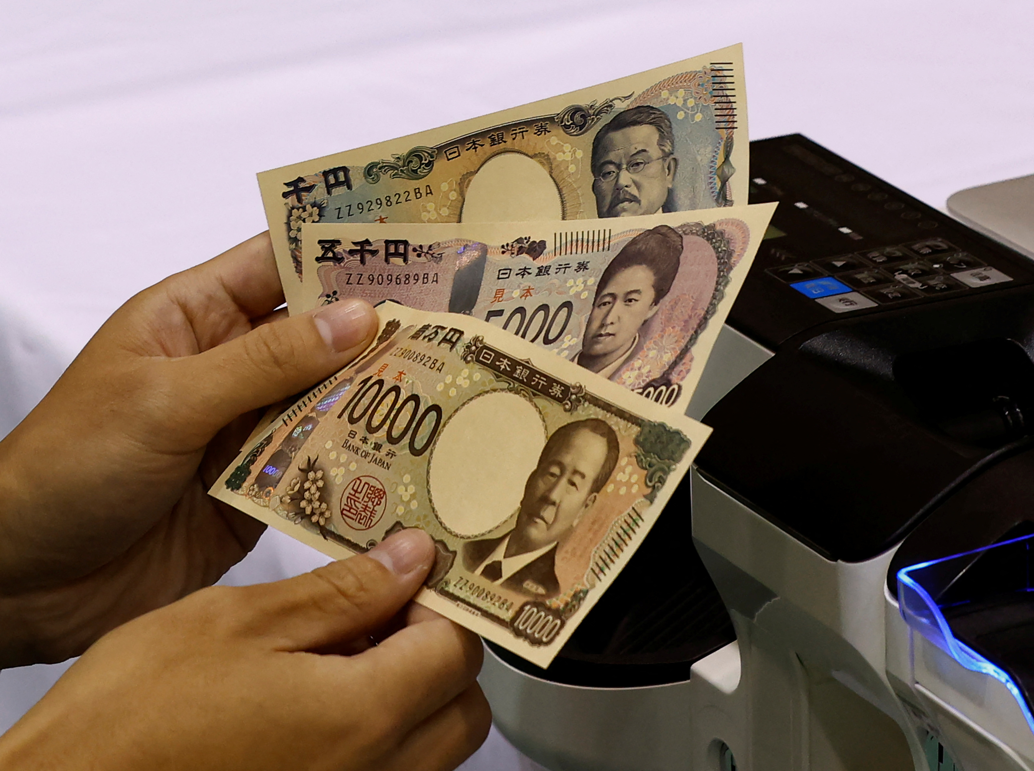 日本経済は好調持続、これ以上財政・金融吹かせばインフレ高進＝黒田前