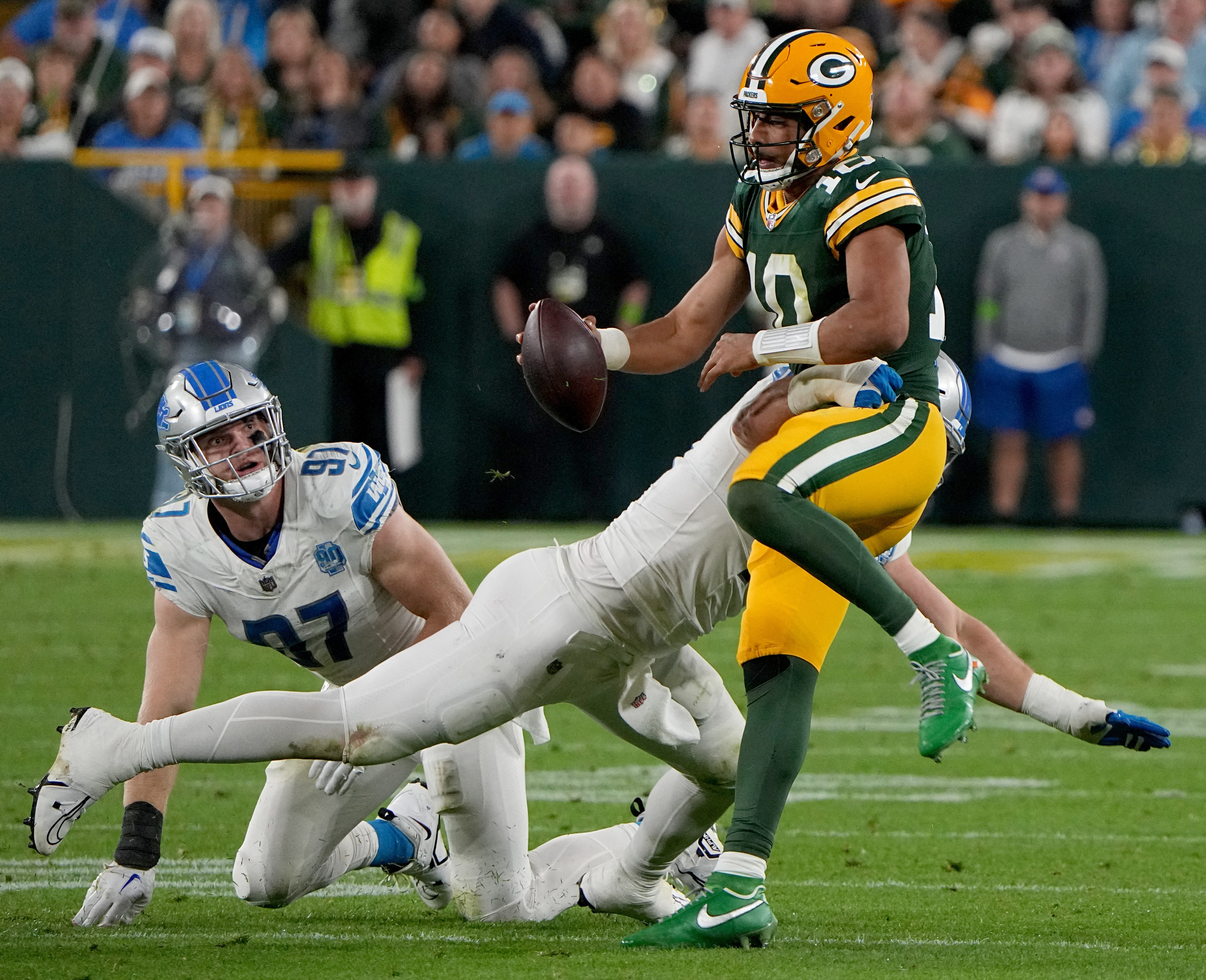 David Montgomery helps Lions top Packers, move into first in NFC