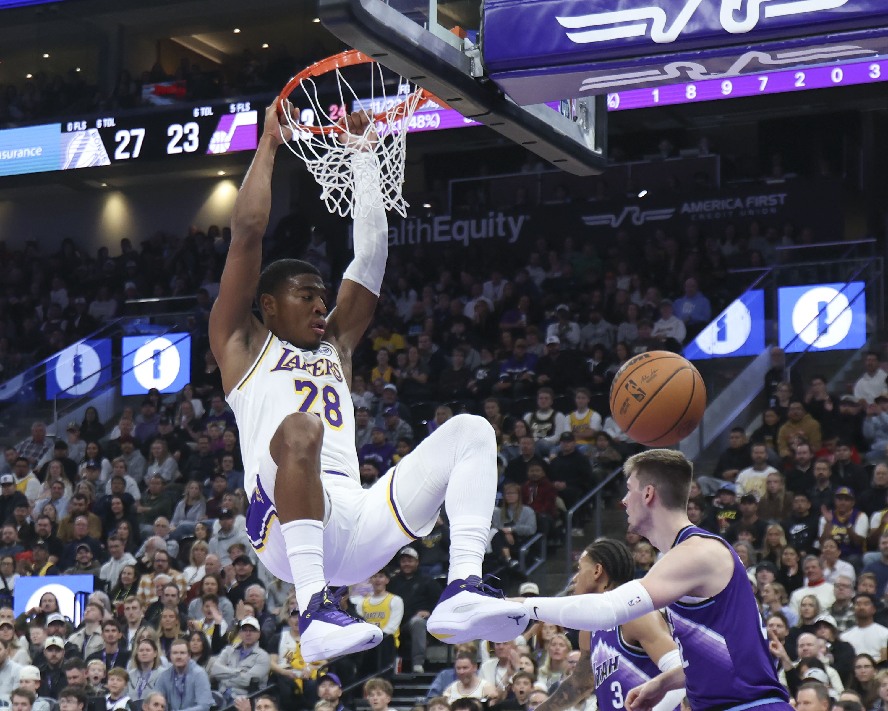 NBA＝レーカーズ4連勝、八村13得点6リバウンド サンダーは9連勝