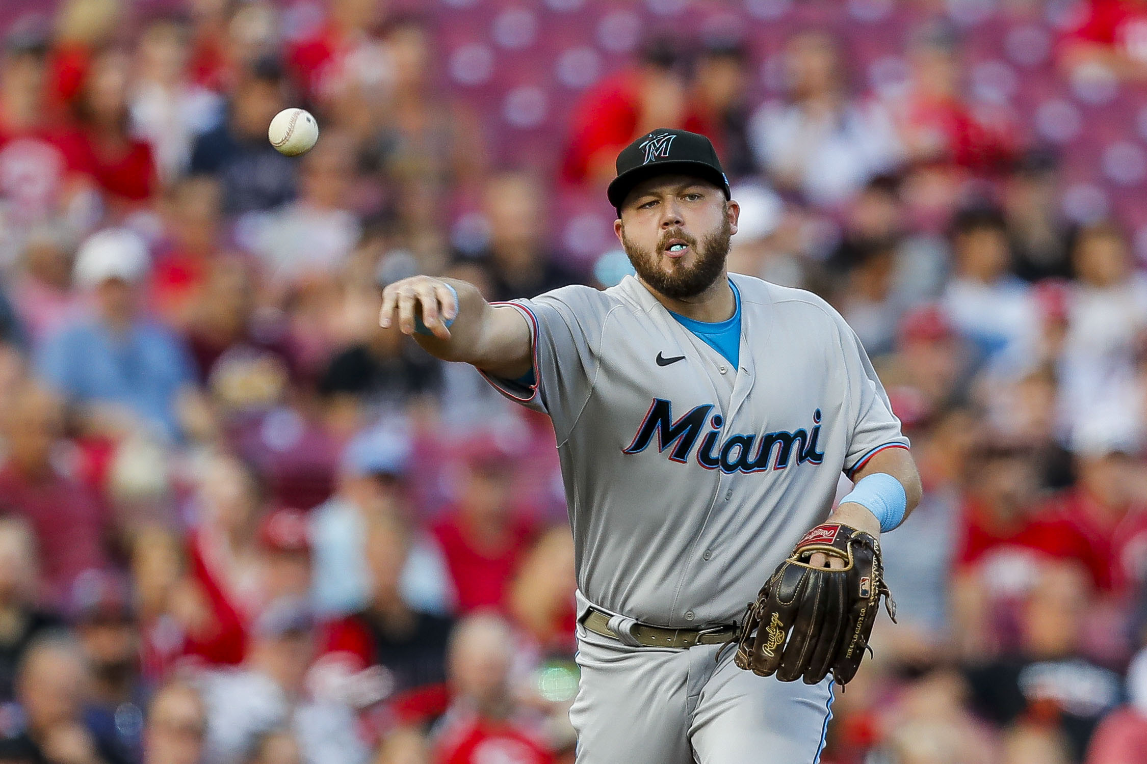 Jorge Soler, Marlins break skid, hand Reds another loss