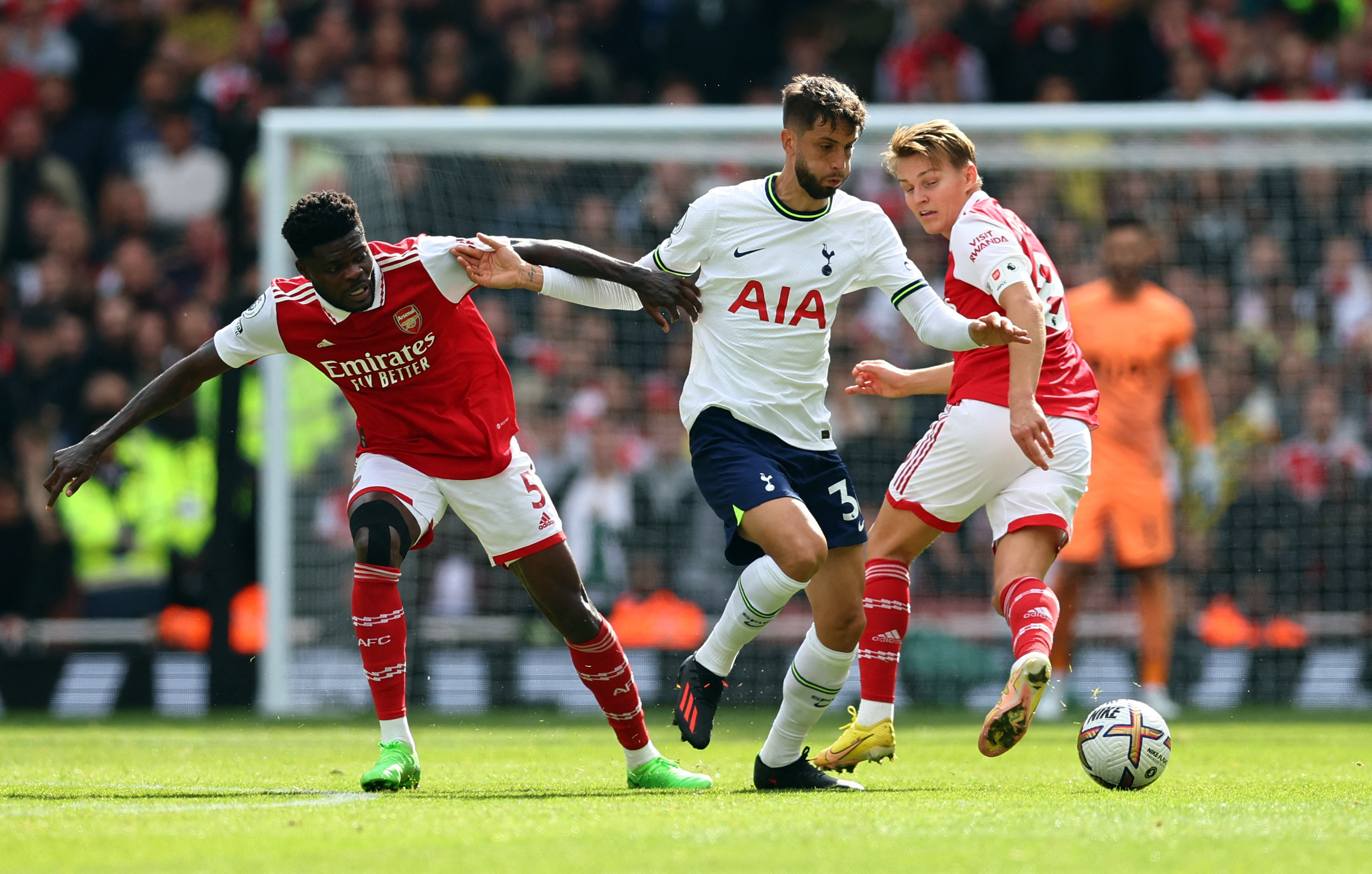 Premier League: Resurgent Manchester City top table after win over Arsenal