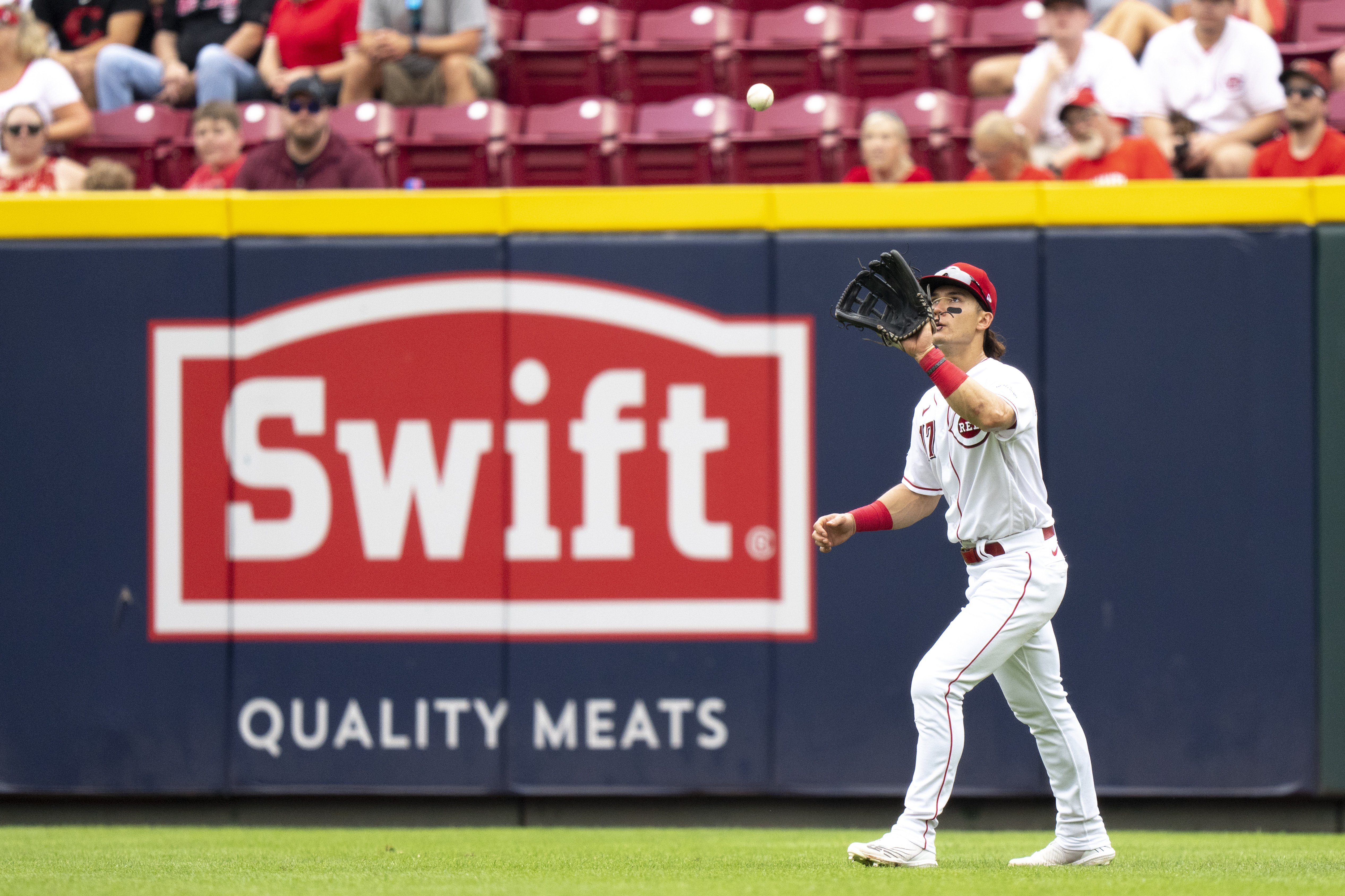 Bell homers from both sides of plate, De La Cruz's HR in 9th helps Marlins  rally past Reds 5-4 - The San Diego Union-Tribune