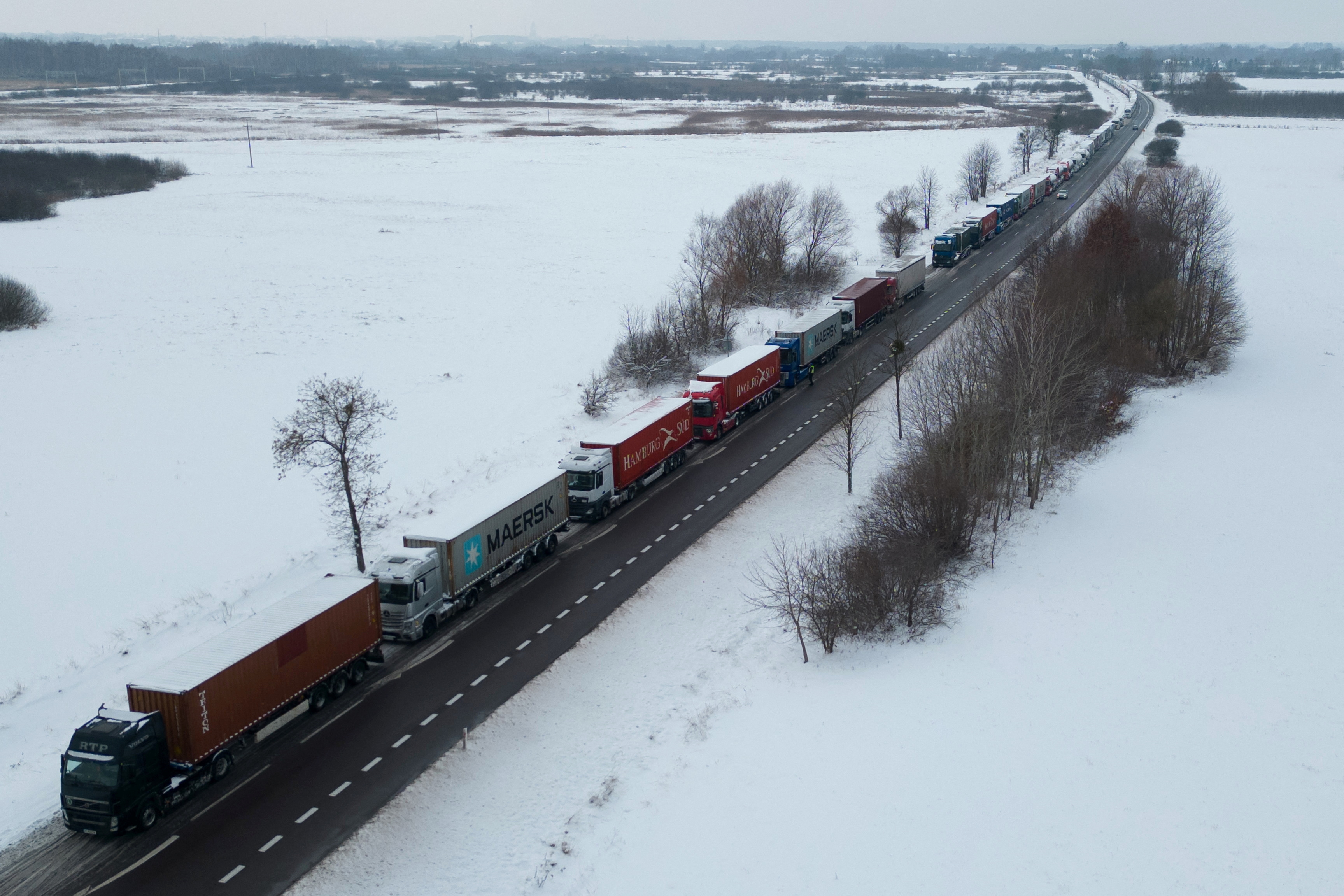 Poland demands restoration of EU limits on Ukrainian truckers | Reuters