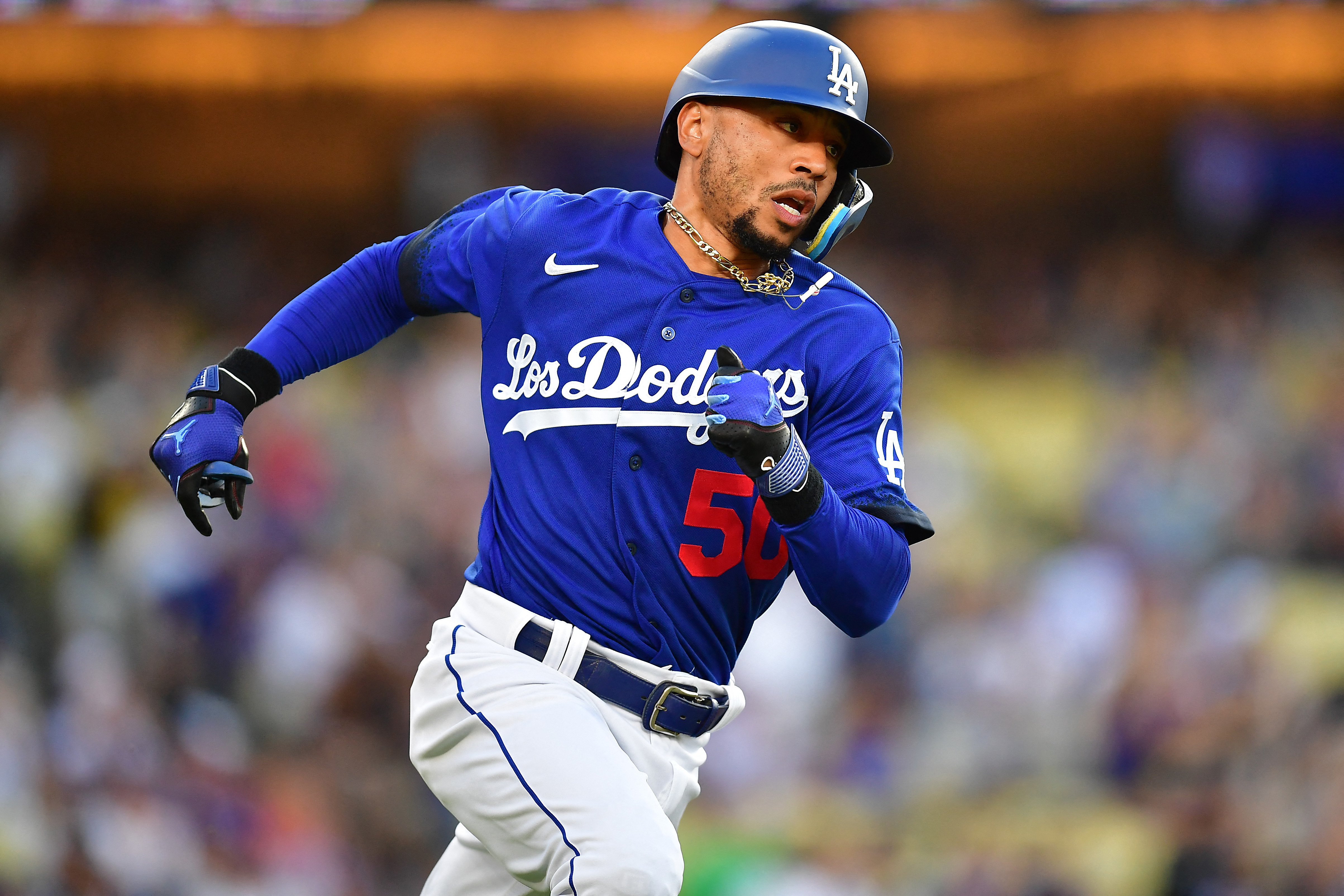 Freddie Freeman, Max Muncy power Dodgers past Pirates