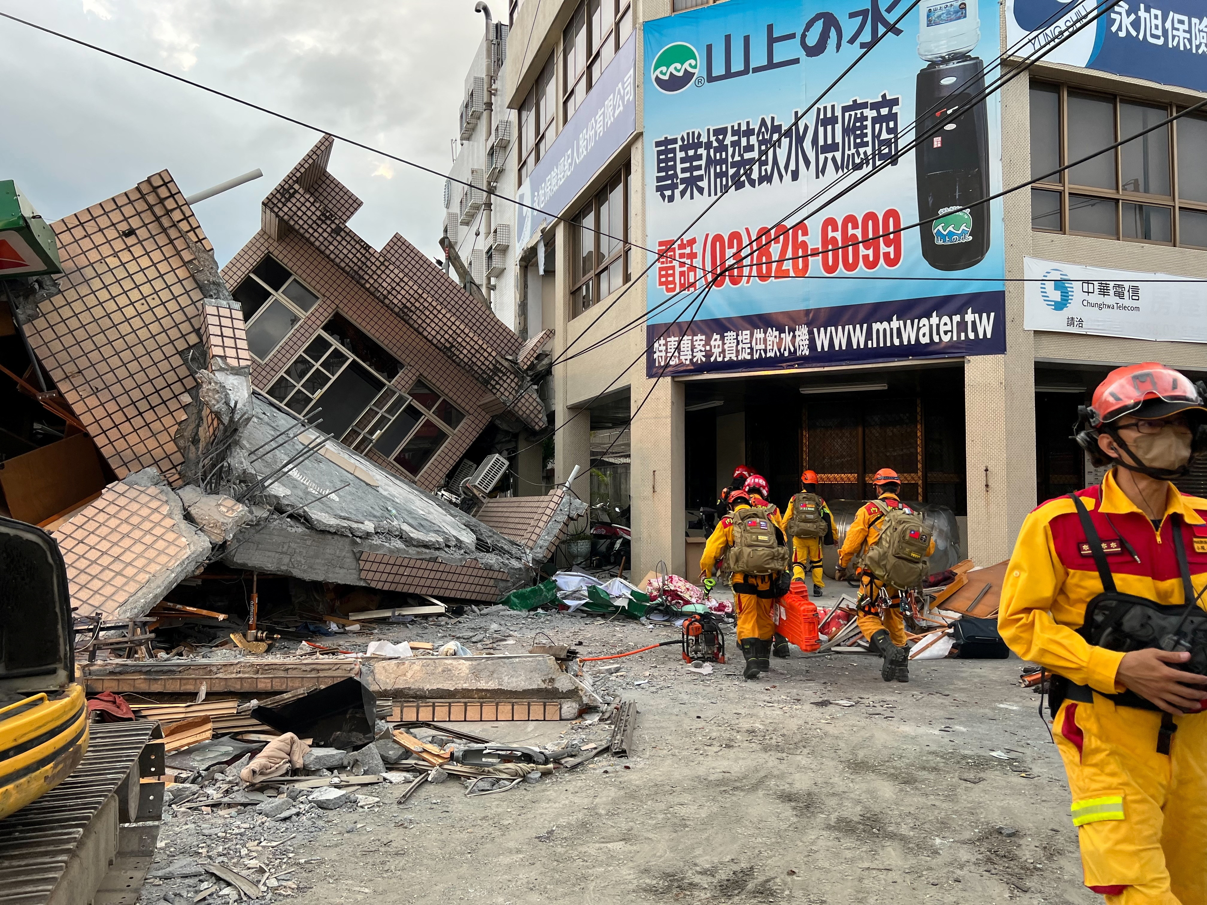 Япония последние новости землетрясение. Землетрясение на Тайване 1999. Тайвань zilzila. Землетрясение в Тайване 2022.