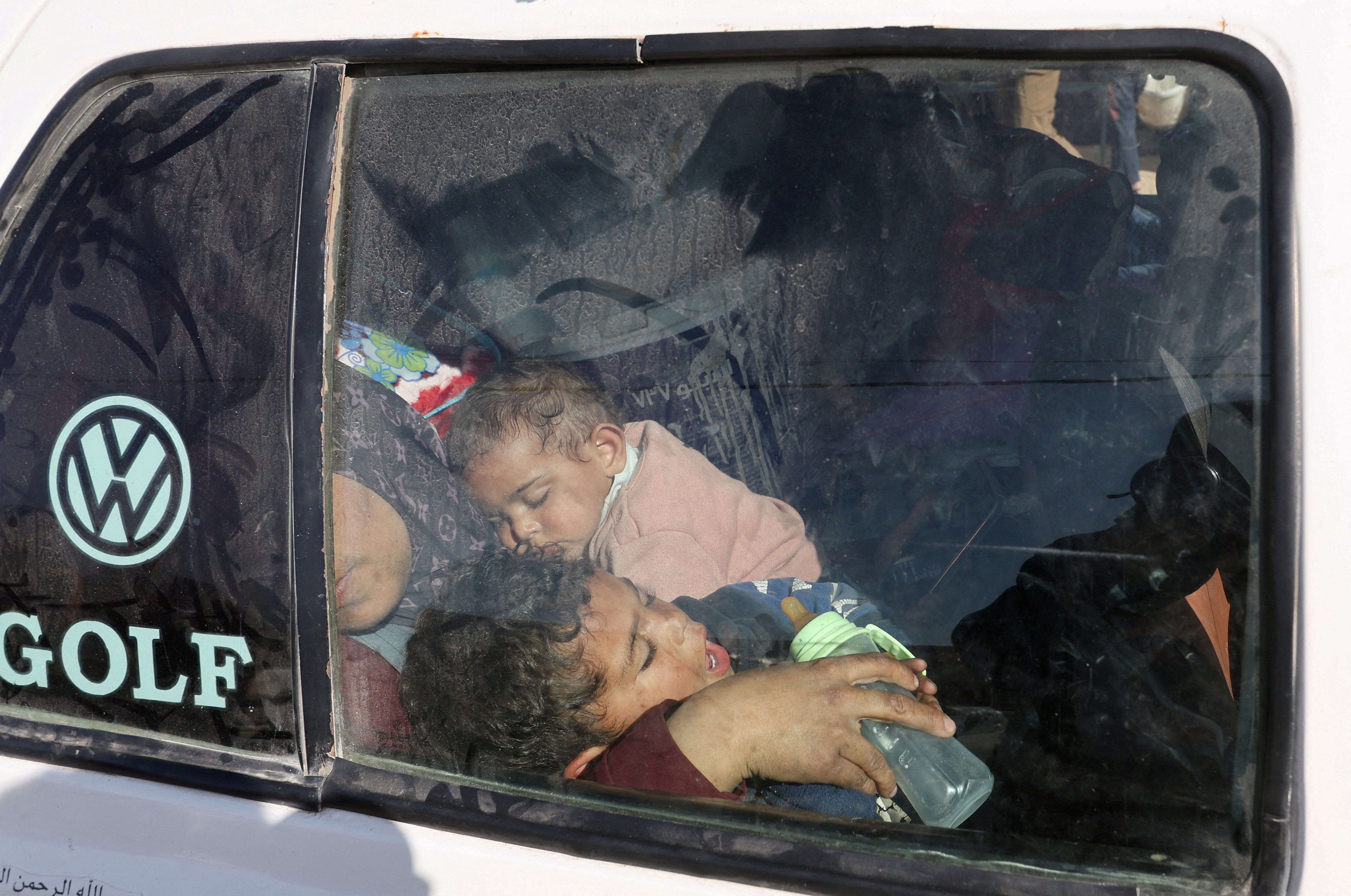 Palestinians fleeing Khan Younis, due to the Israeli ground operation, arrive in Rafah