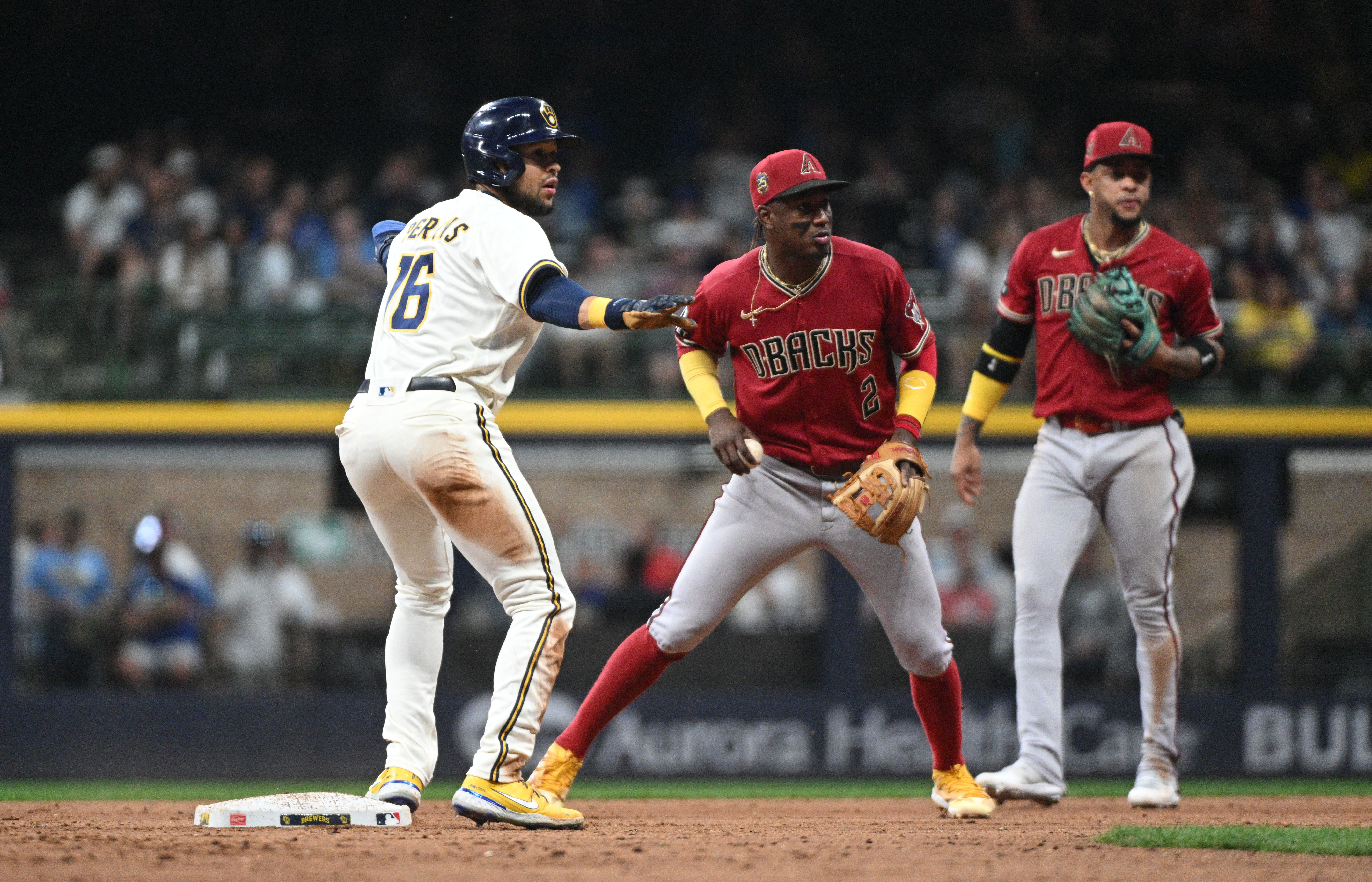 Photos: Milwaukee Brewers blank Arizona Diamondbacks 2-0 for sweep