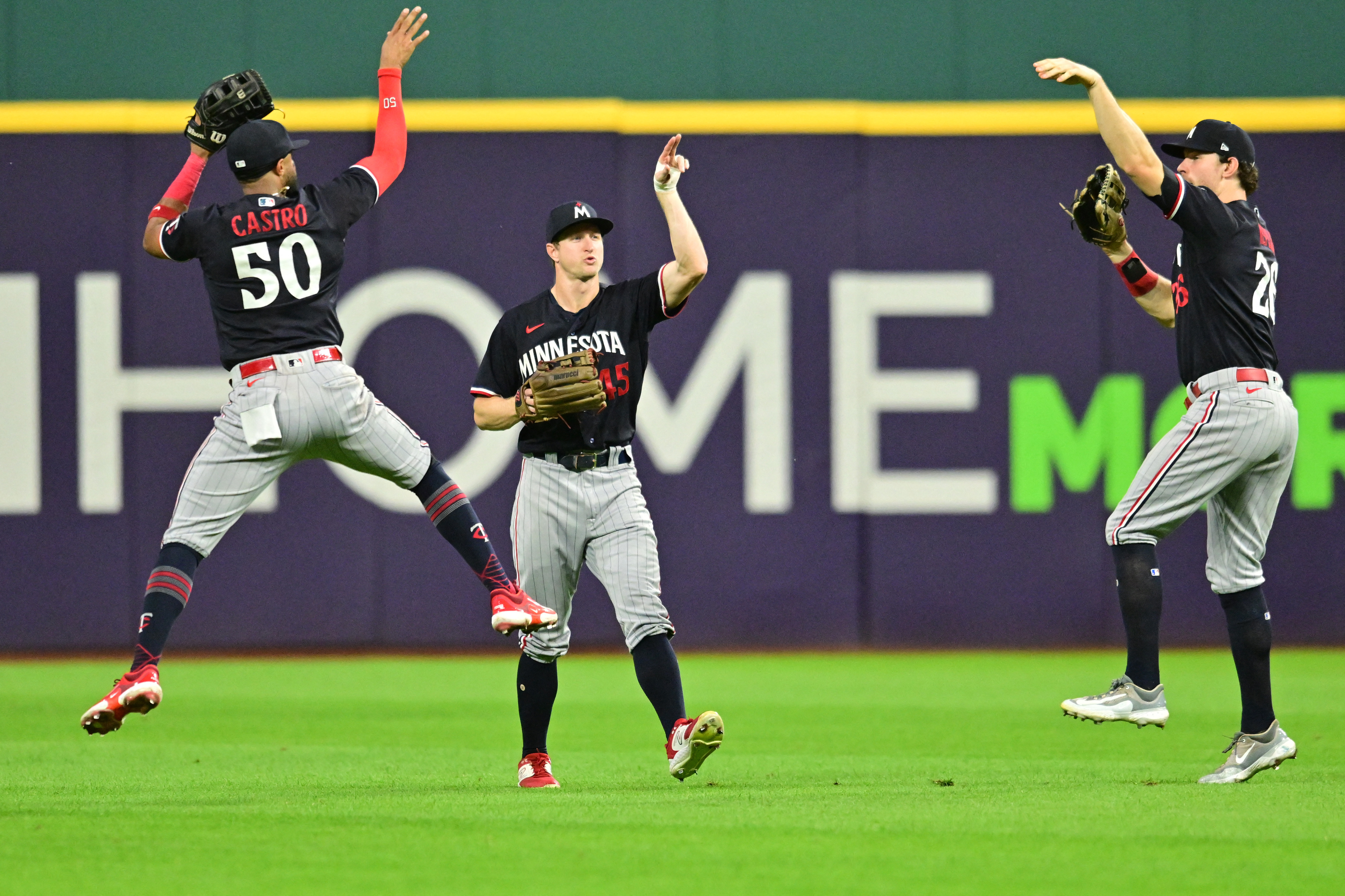 Guardians slowed by Twins' five-run eighth inning