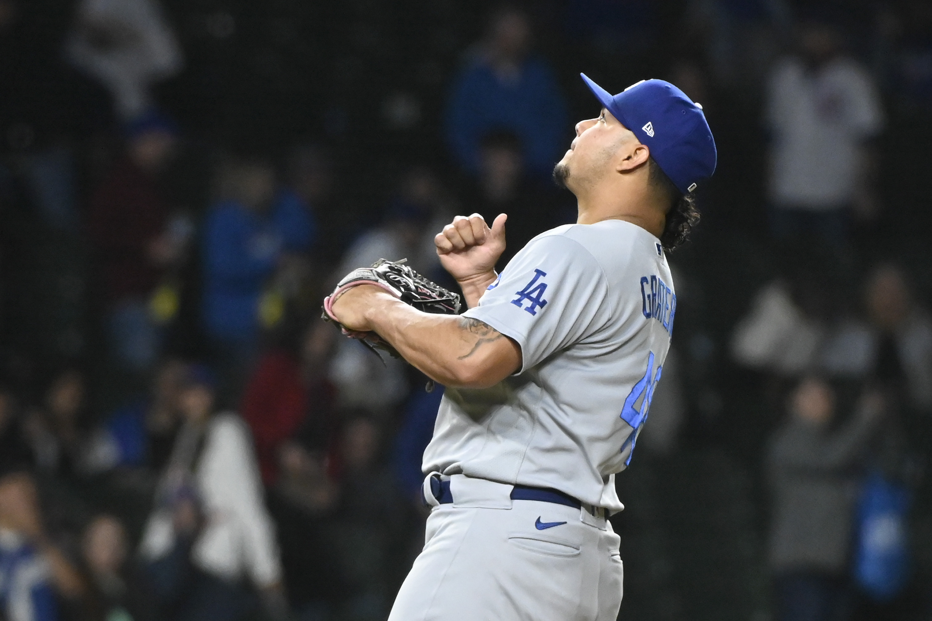 James Outman's 9th-inning slam sends Dodgers past Cubs