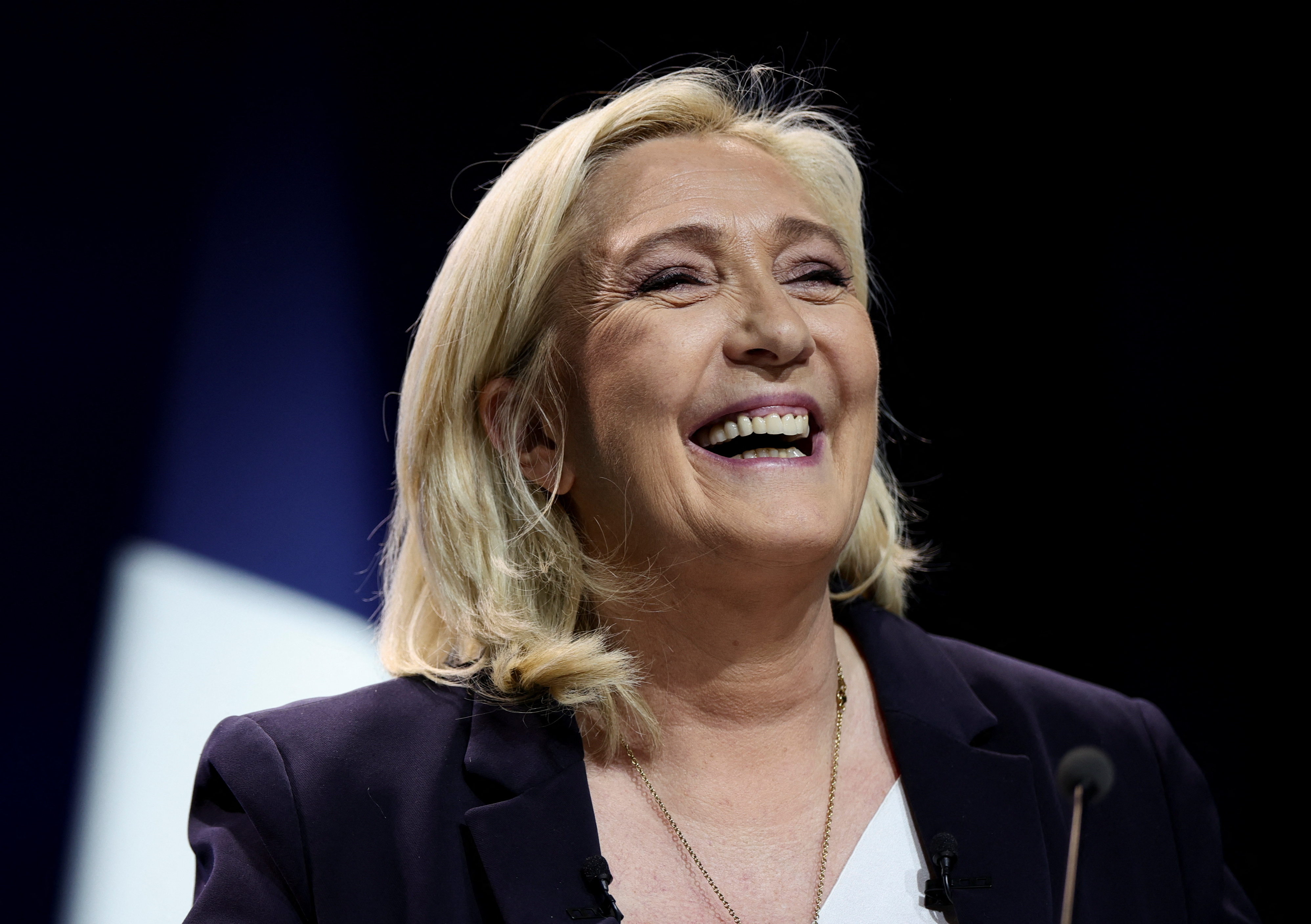 Far-right candidate Le Pen holds major campaign rally in Reims