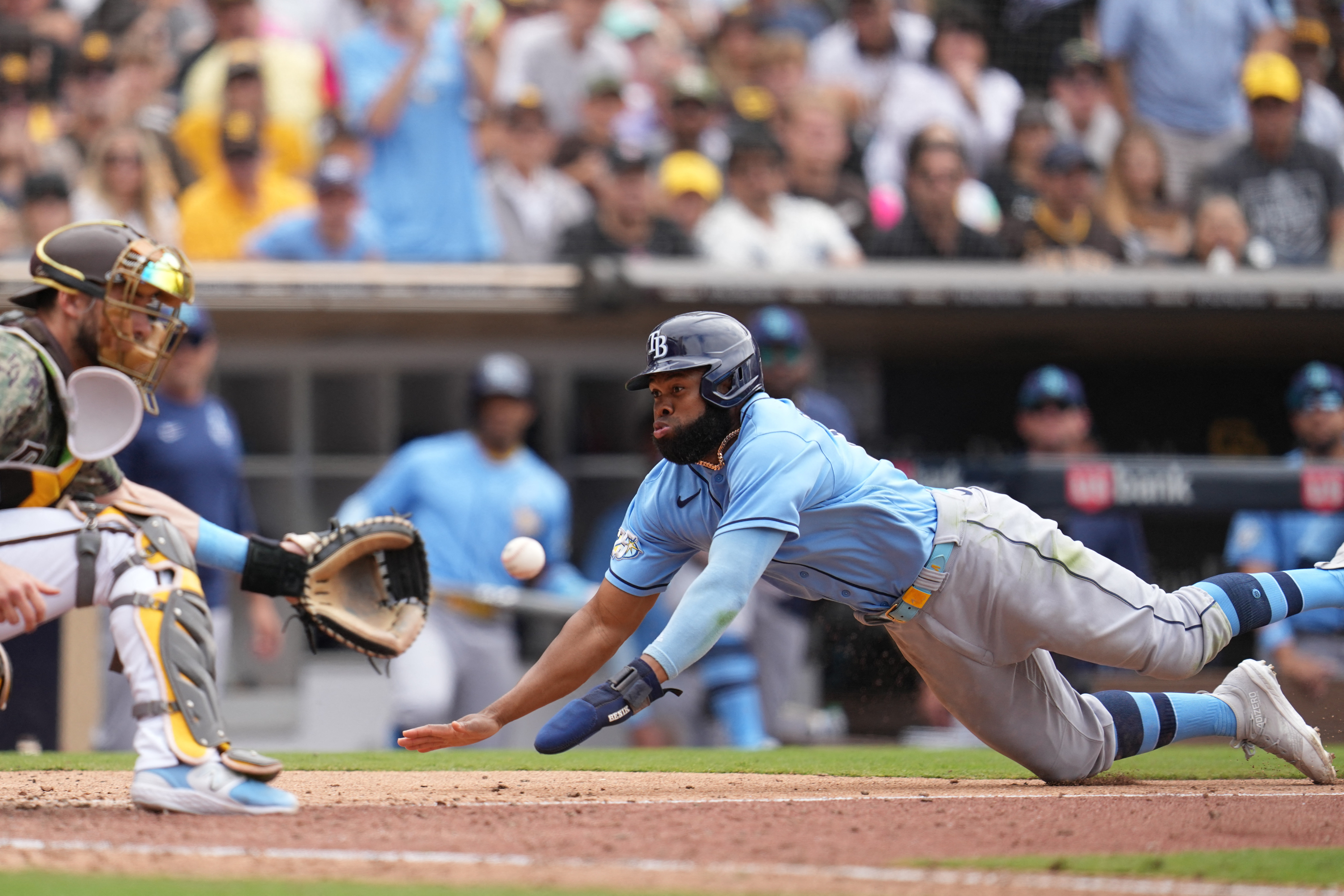 Padres knock off mistake-prone Rays