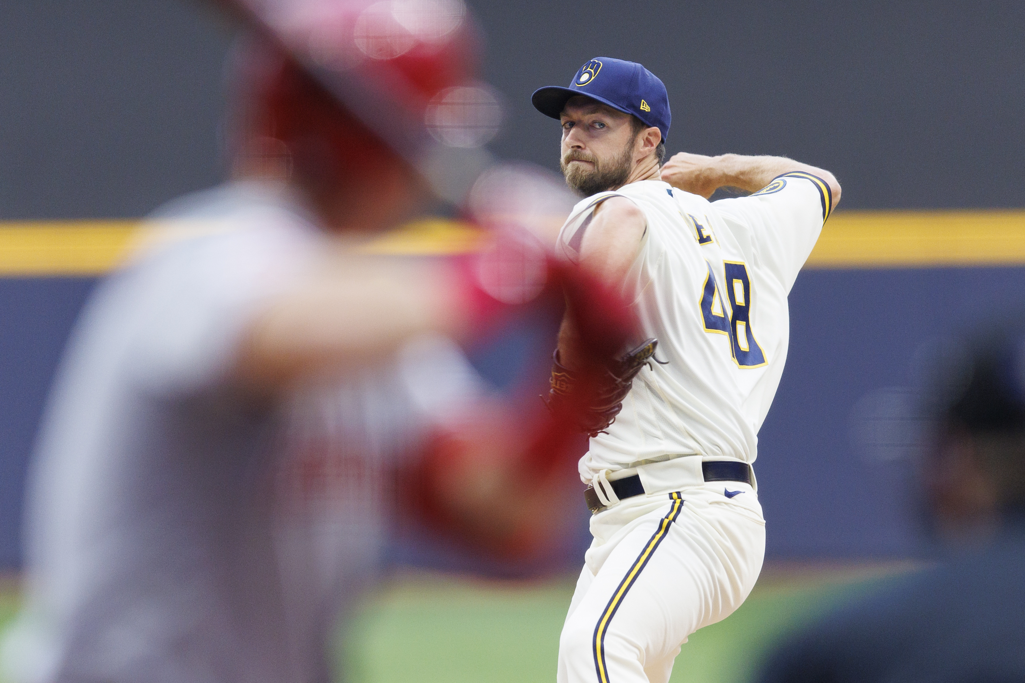 Brewers shut out Reds for 3rd straight game, take sole NL Central lead with  3-0 win - ABC News