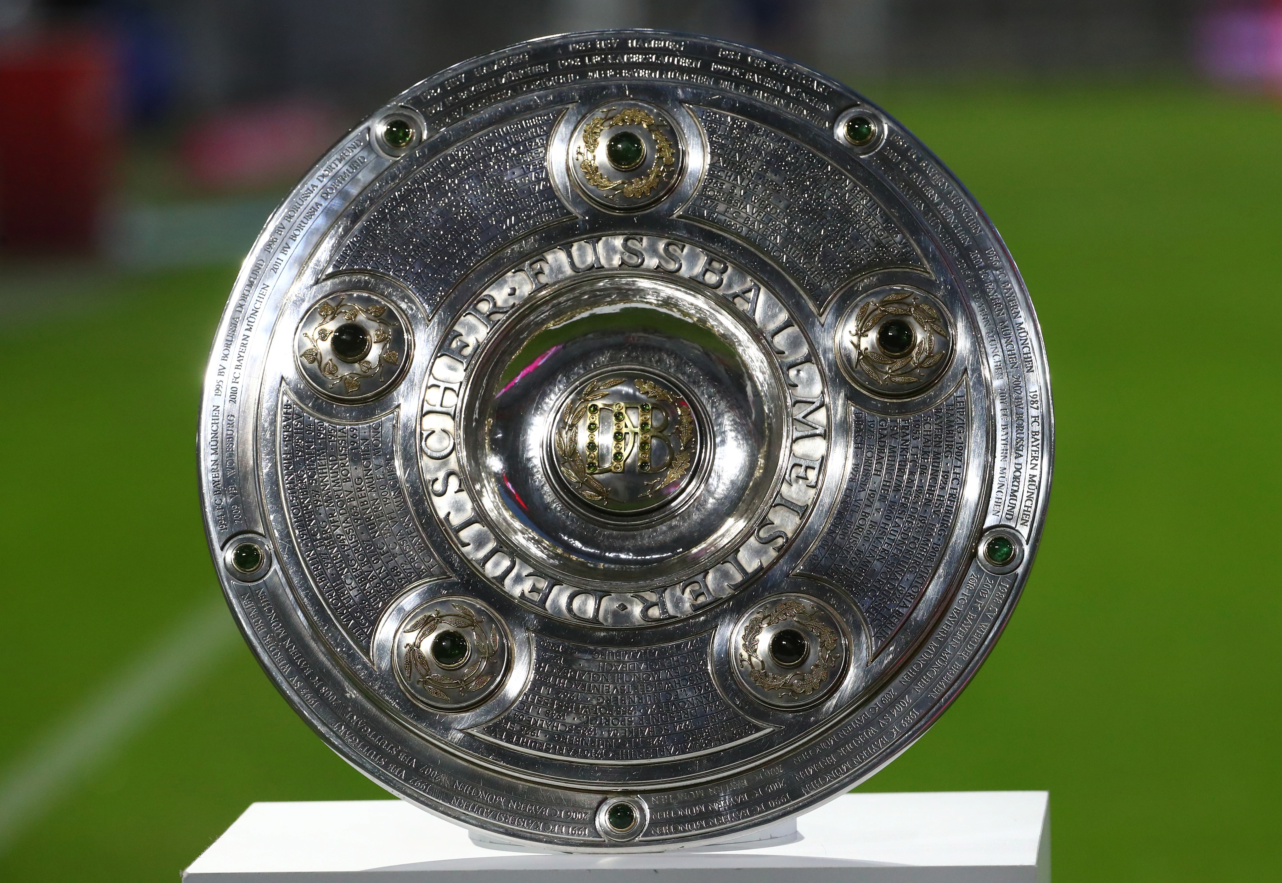 40+ Bayern Bundesliga Trophy 2021 PNG