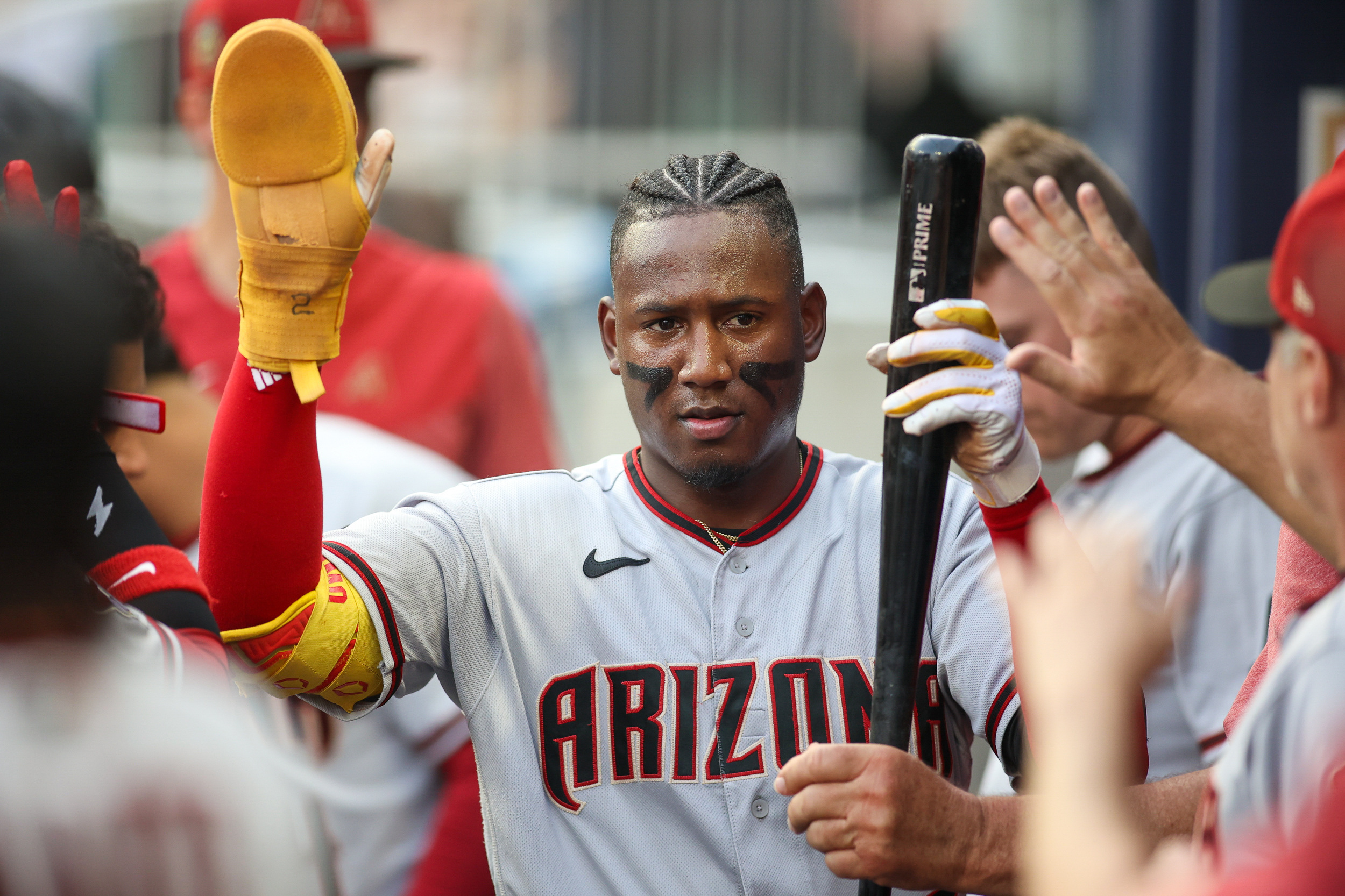 Diamondbacks outlast the Braves 16-13 to snap 4-game losing streak - Newsday