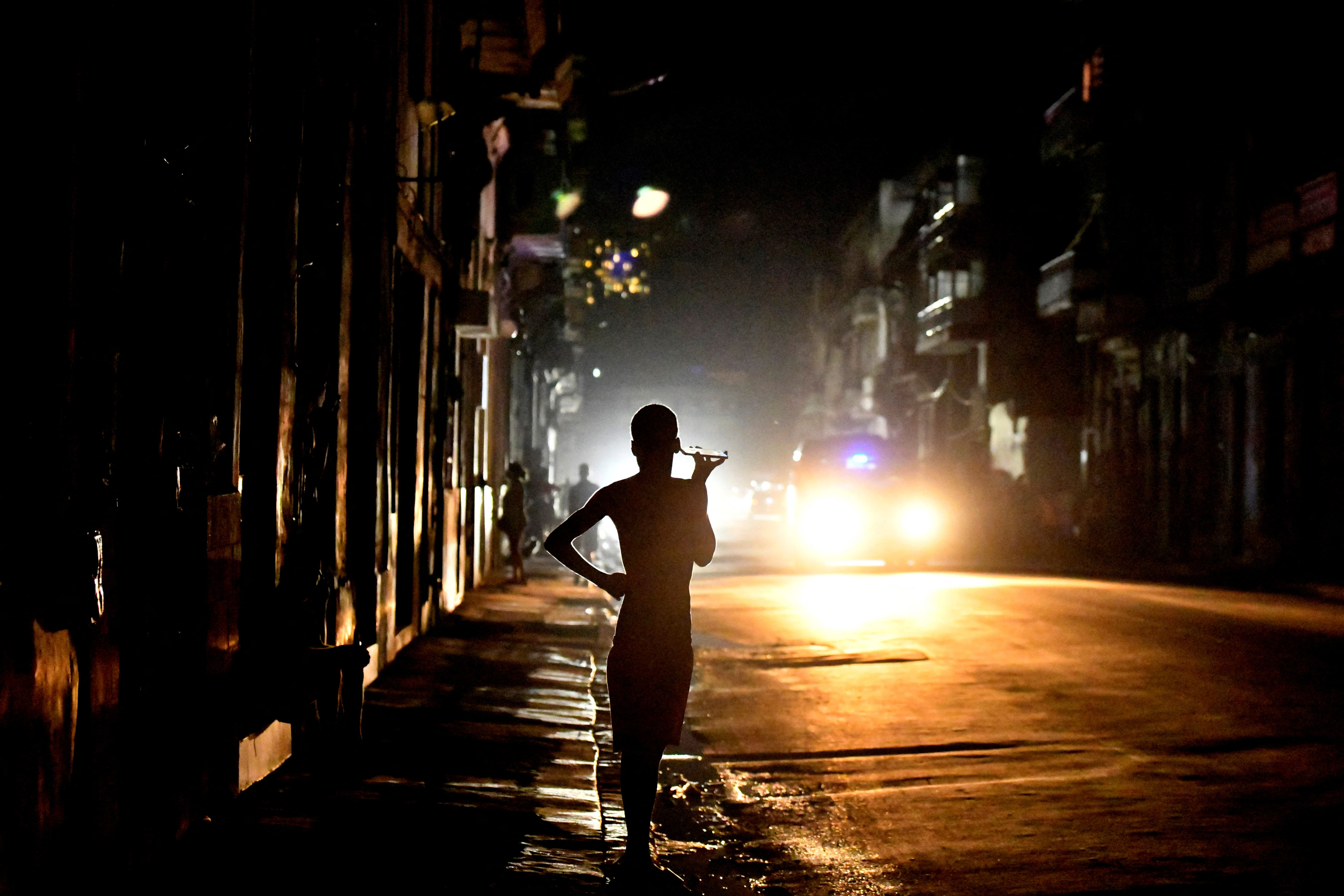 Cuba`s electrical grid collapses for second time, entire country again