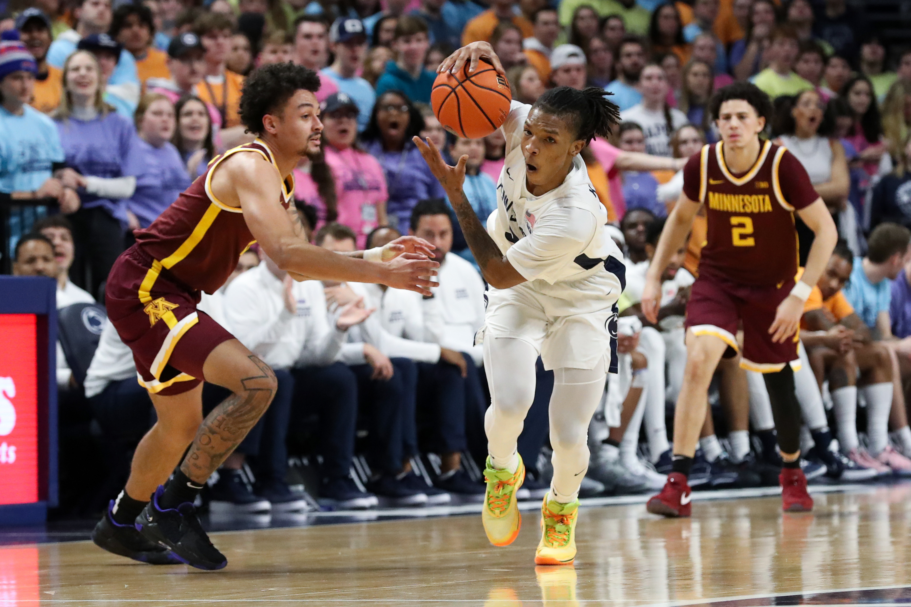 Minnesota snaps skid, topples Penn State Reuters