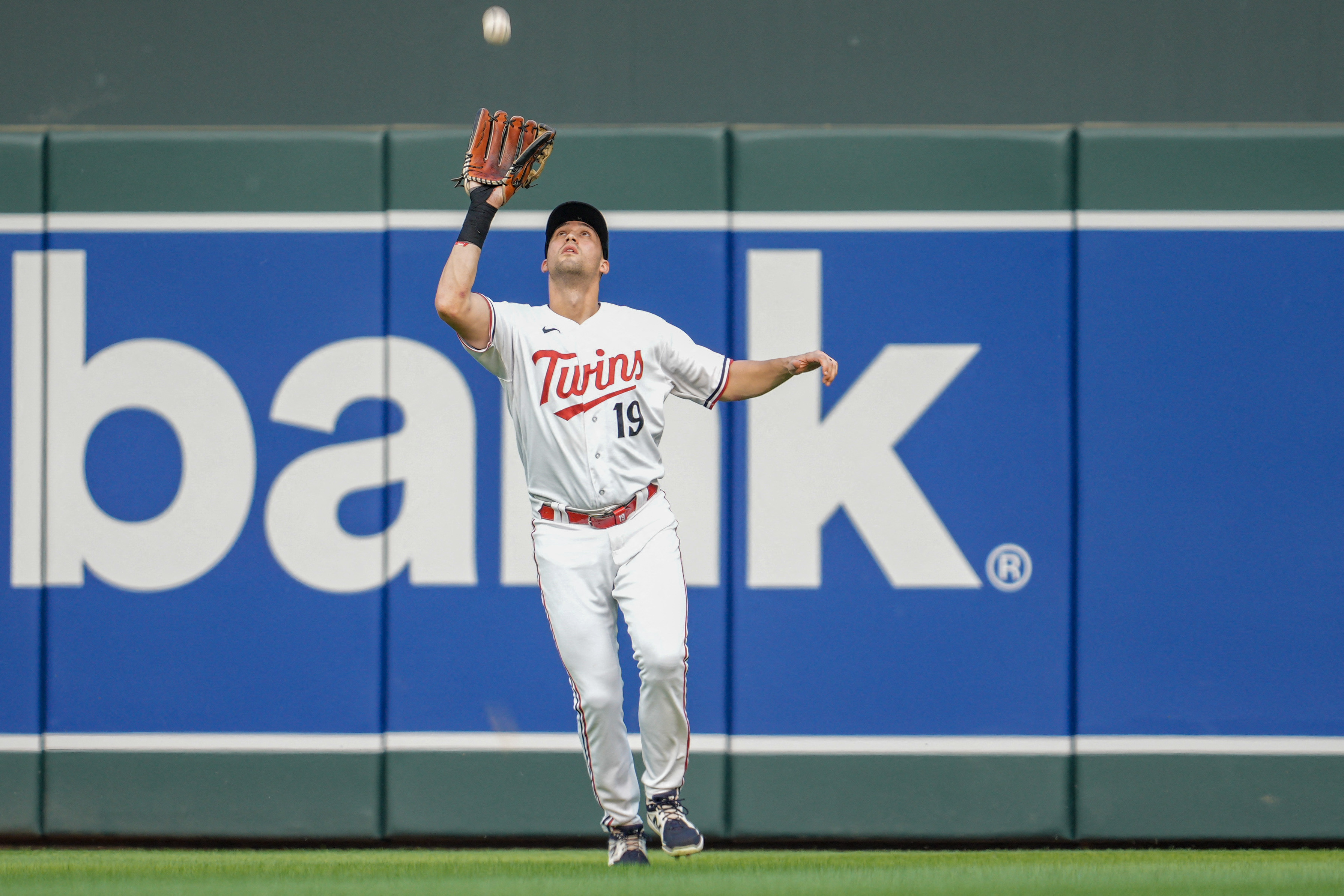 Tigers go deep 3 times in 7-1 blowout win over Twins