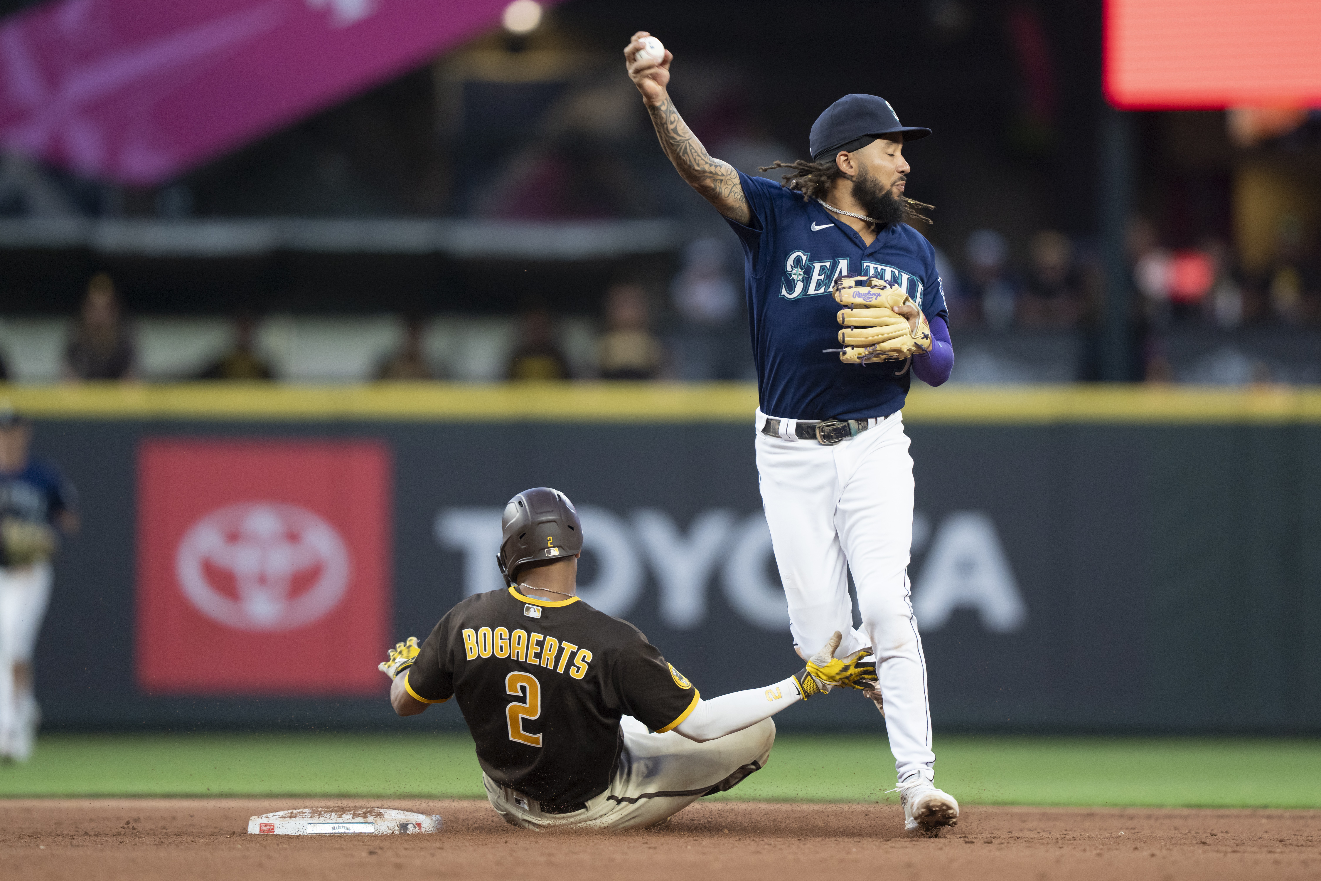 Castillo and Crawford lead the Mariners to a 4-0 victory over the  Diamondbacks - The San Diego Union-Tribune