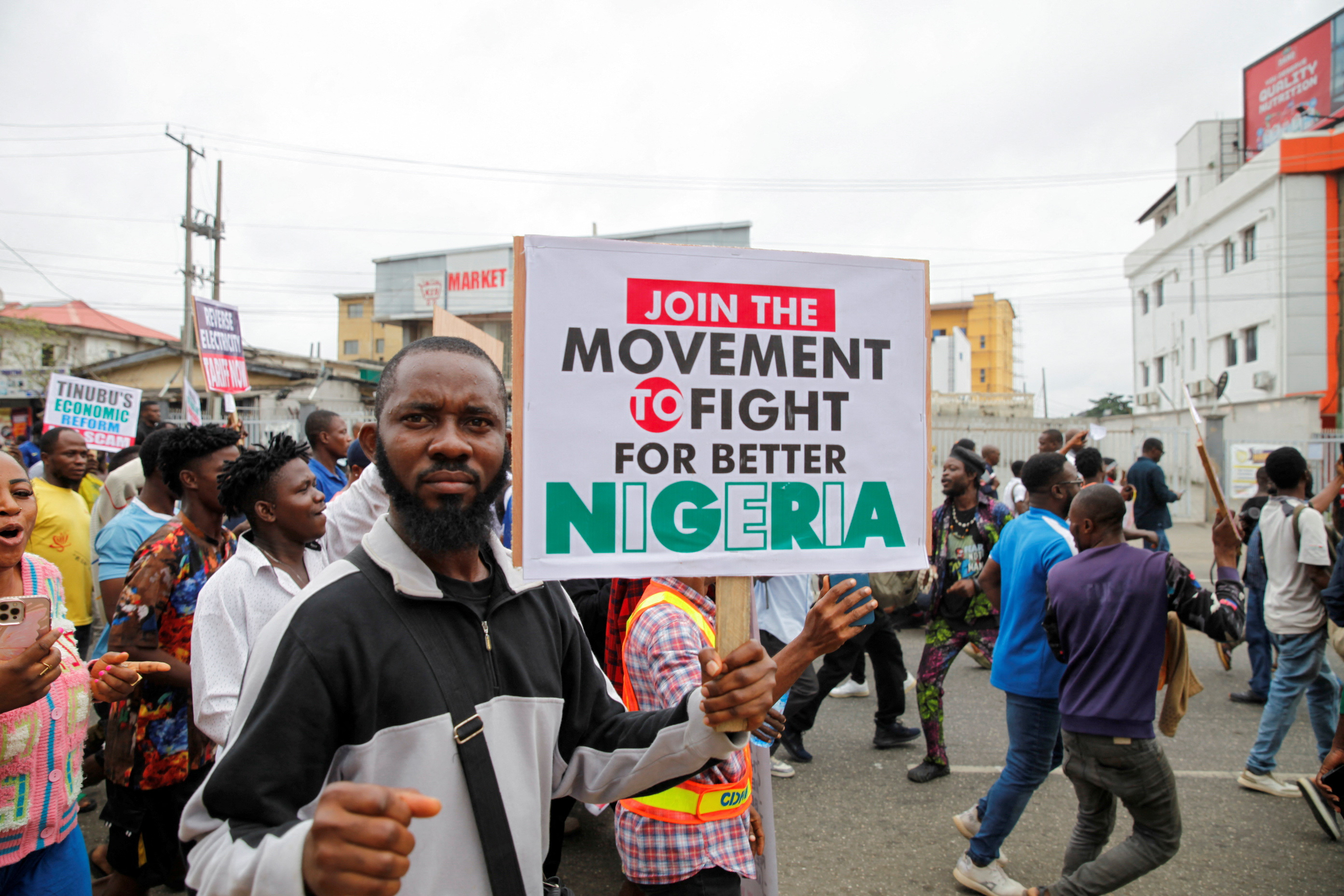 Nigerians begin protests against economic hardship