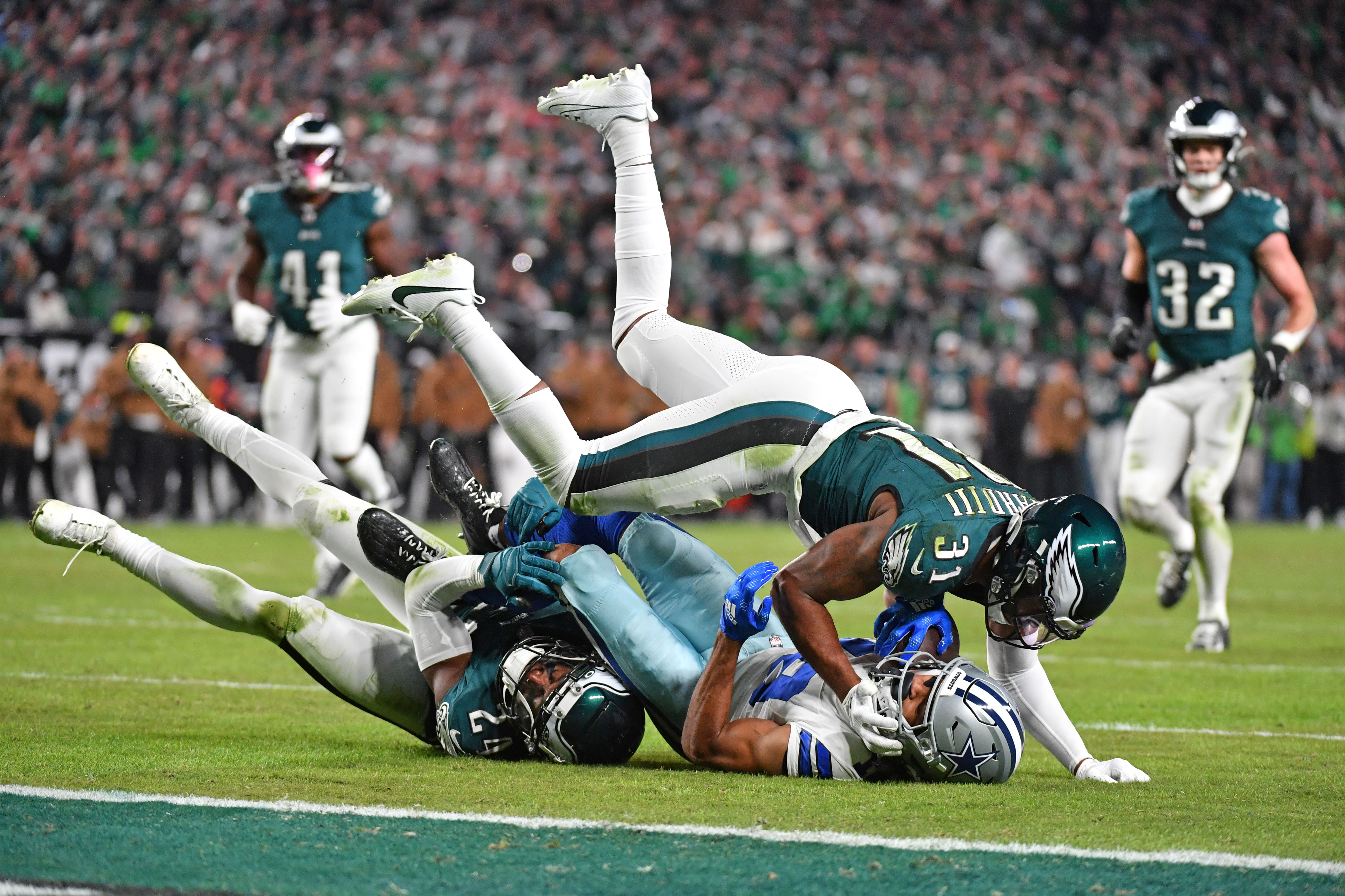 Philadelphia Eagles-Dallas Cowboys: forasteiros perderam no último