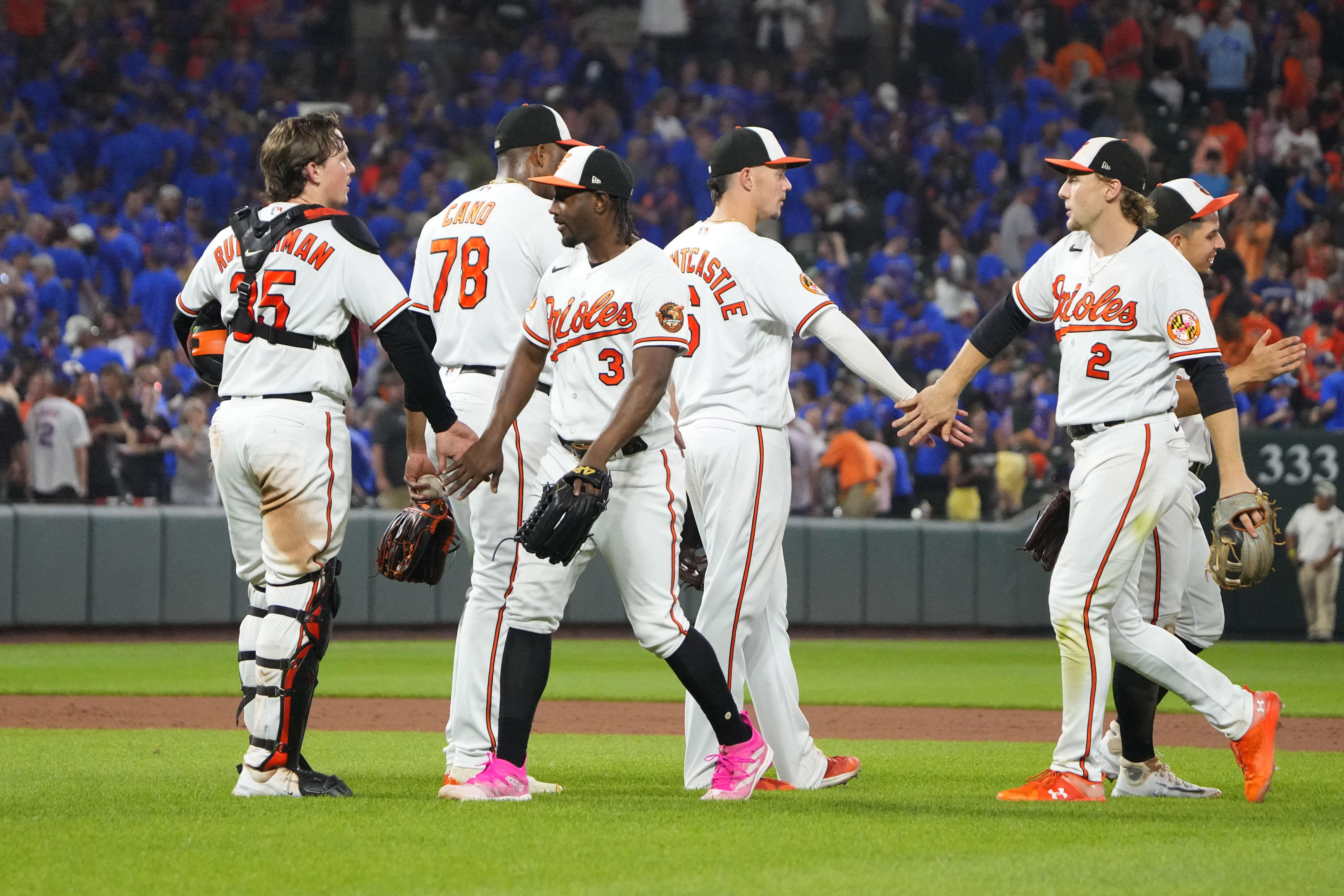 Mets refuse to quit, rally to beat the Baltimore Orioles 5-3 in