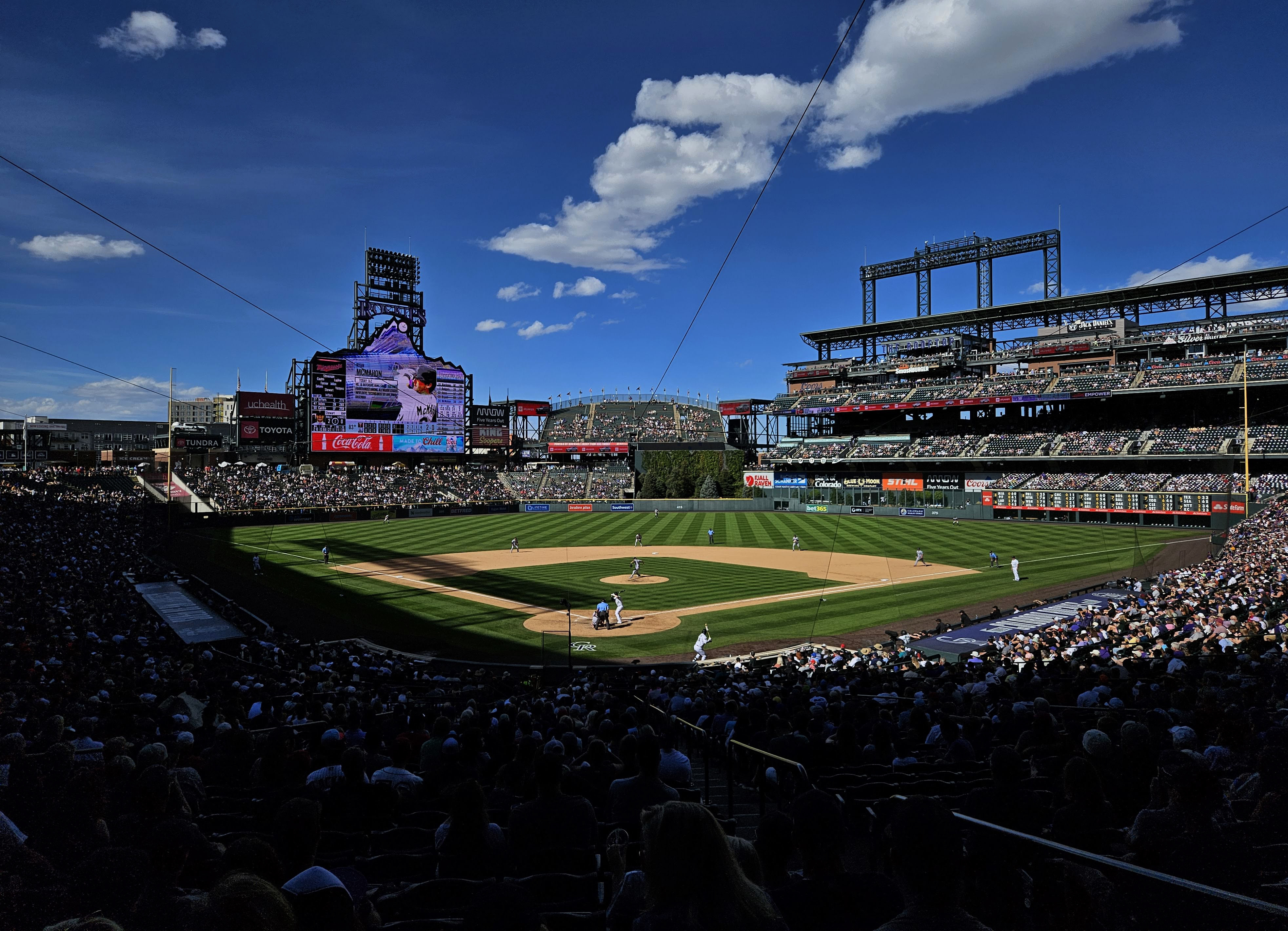 Rockies take 2-0 lead in NLCS