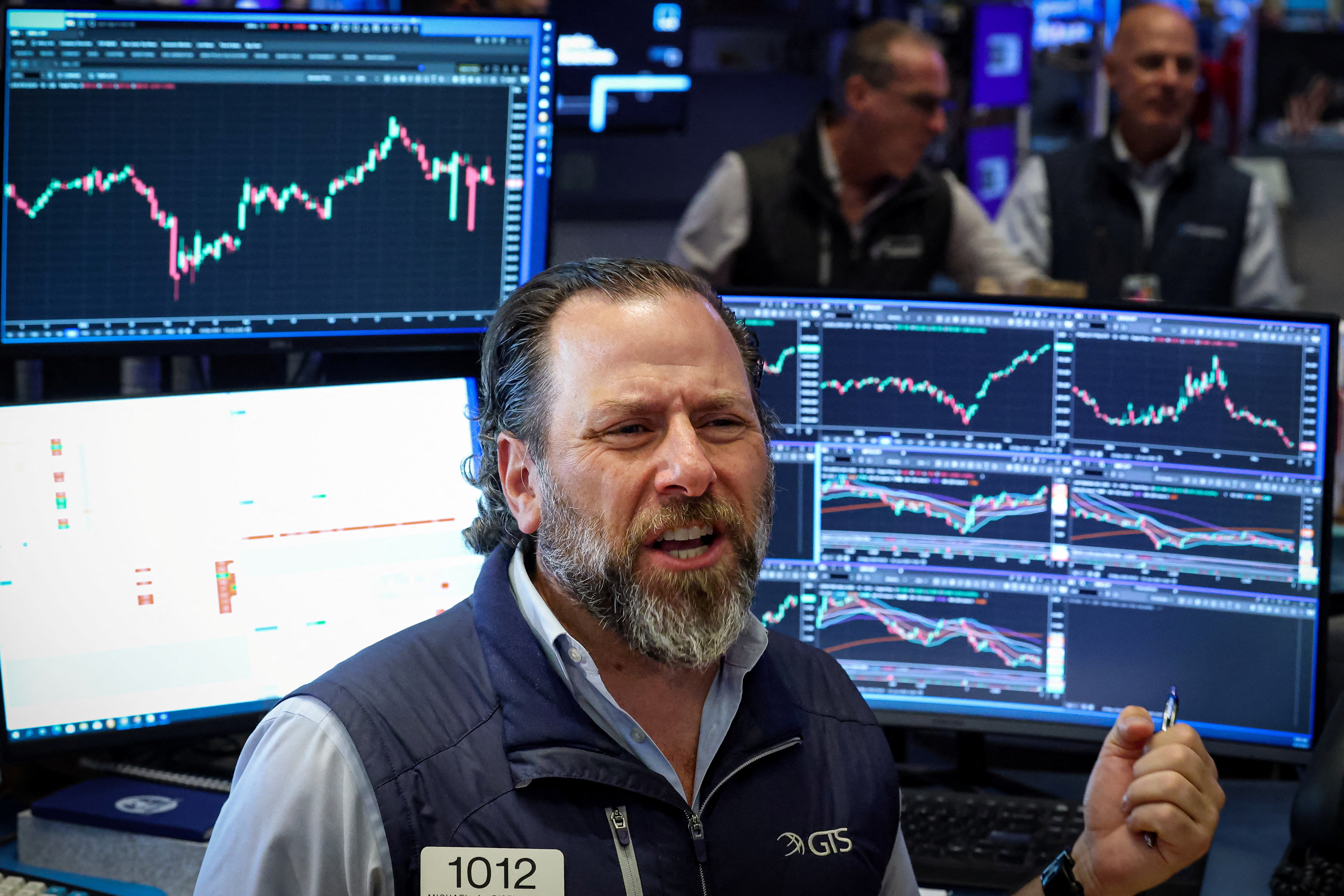 ビジネス・経済 Stock market Overreaction and ... World markets walk a tightrope between AI stocks and oil shocks