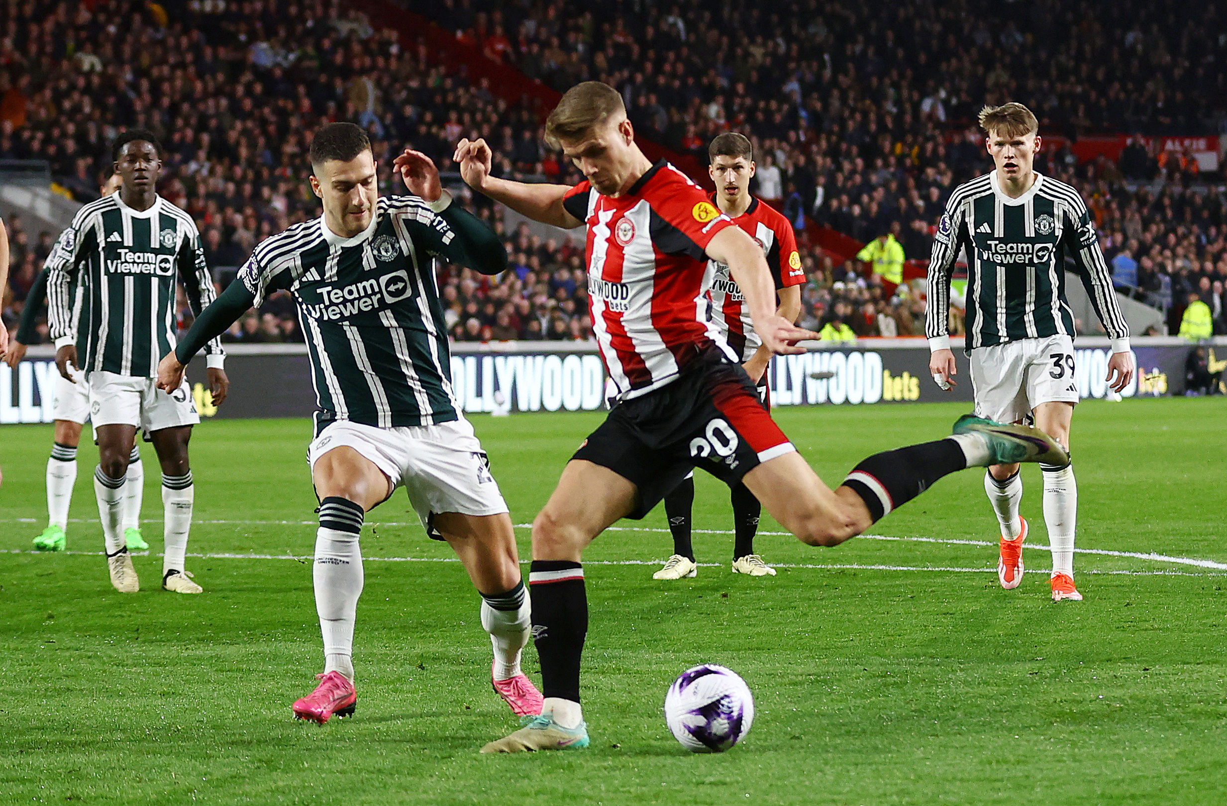 Nottingham Forest 11 Crystal Palace Chris Wood's header rescues