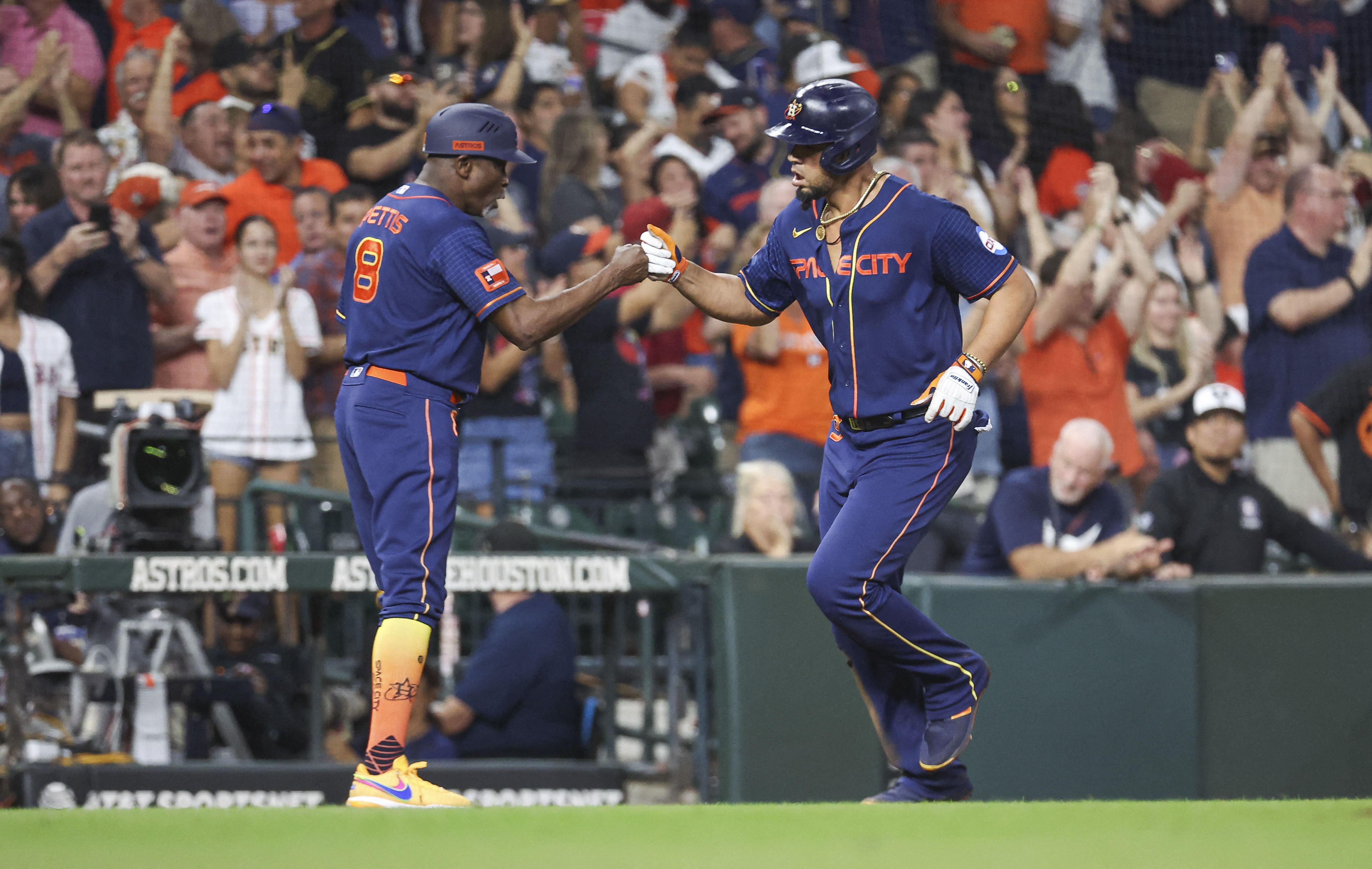 O's sneak by Astros thanks to Cedric Mullins' 3-run blast