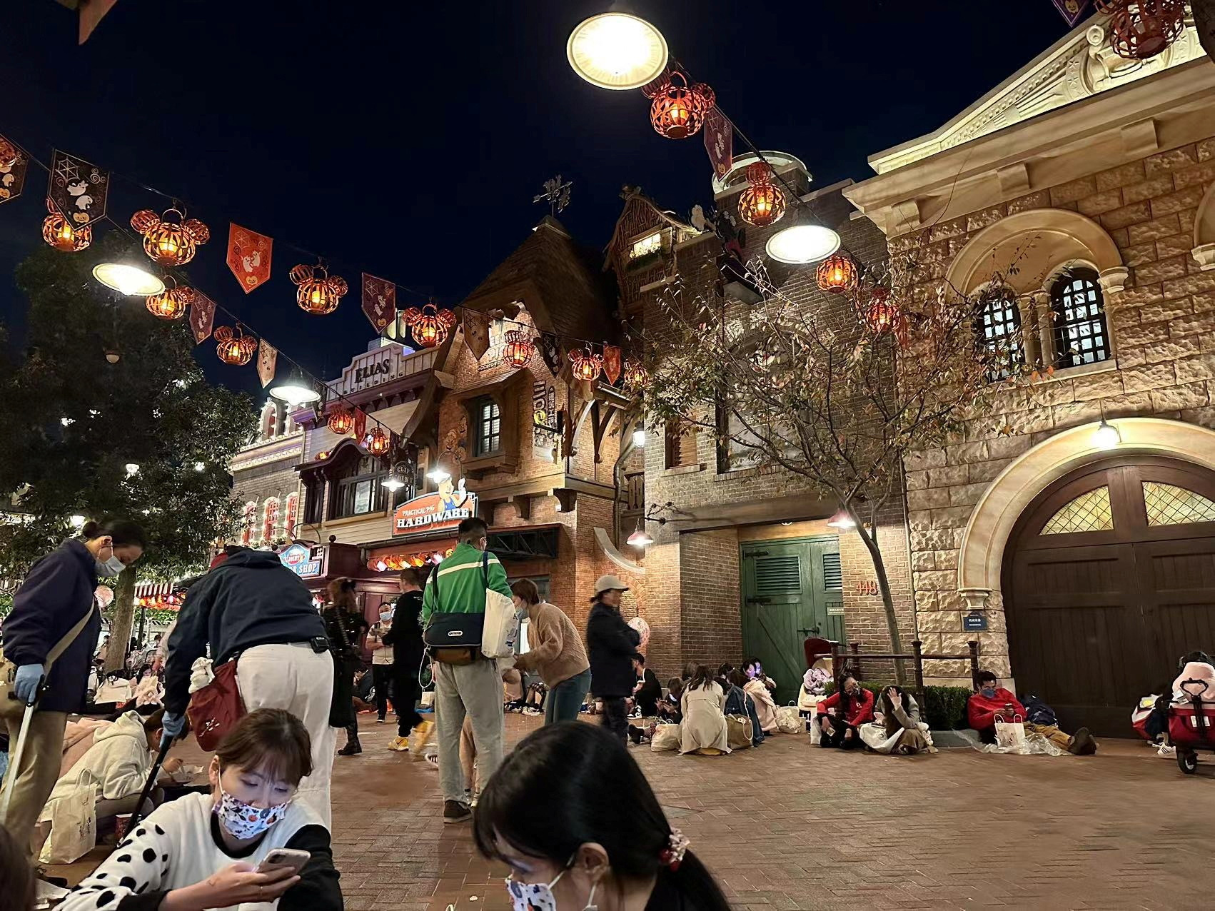 Disney Traps Visitors Inside Shanghai Park After Covid Scare