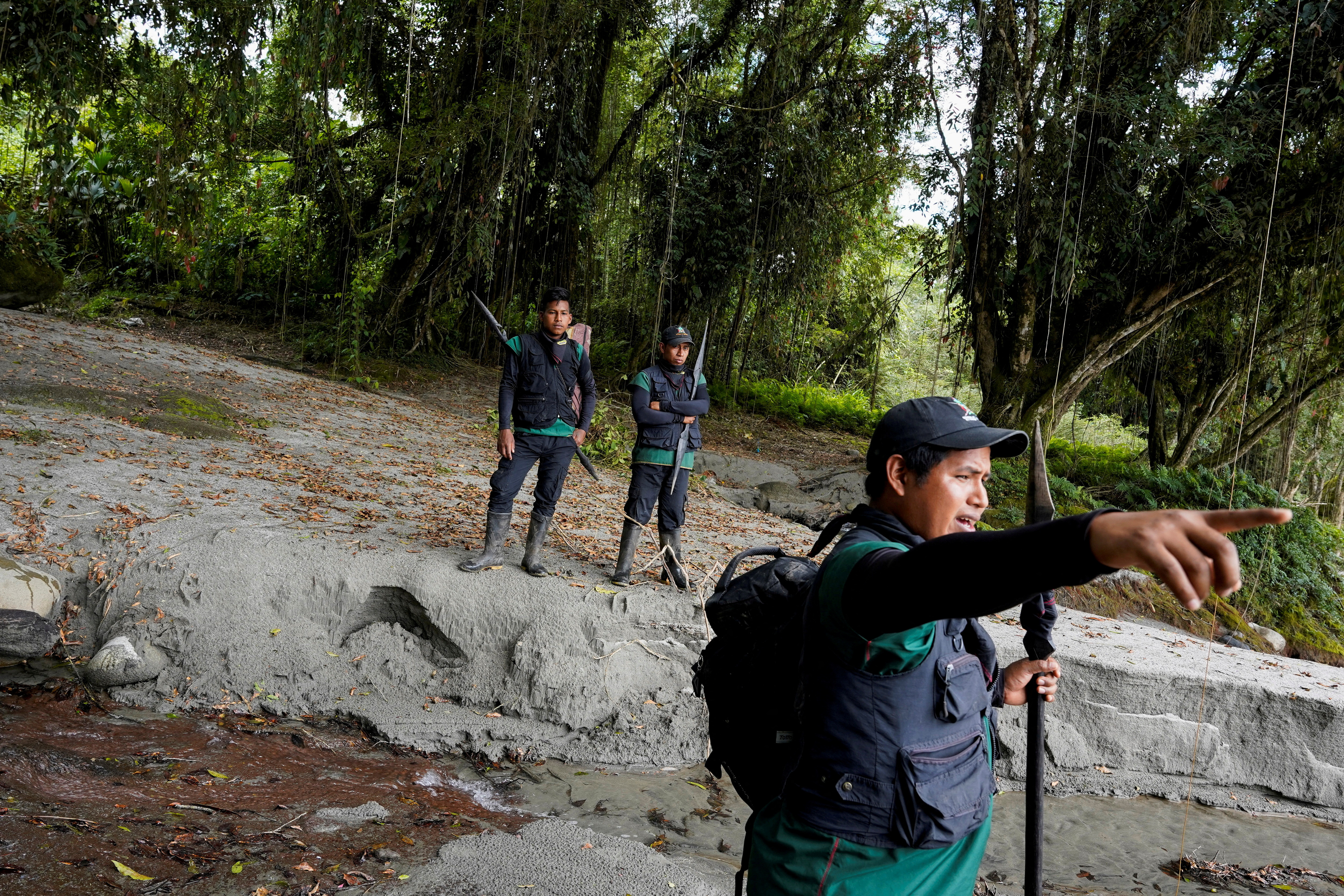 With court's backing, Ecuador's indigenous patrol Aguarico river to block Amazon mining