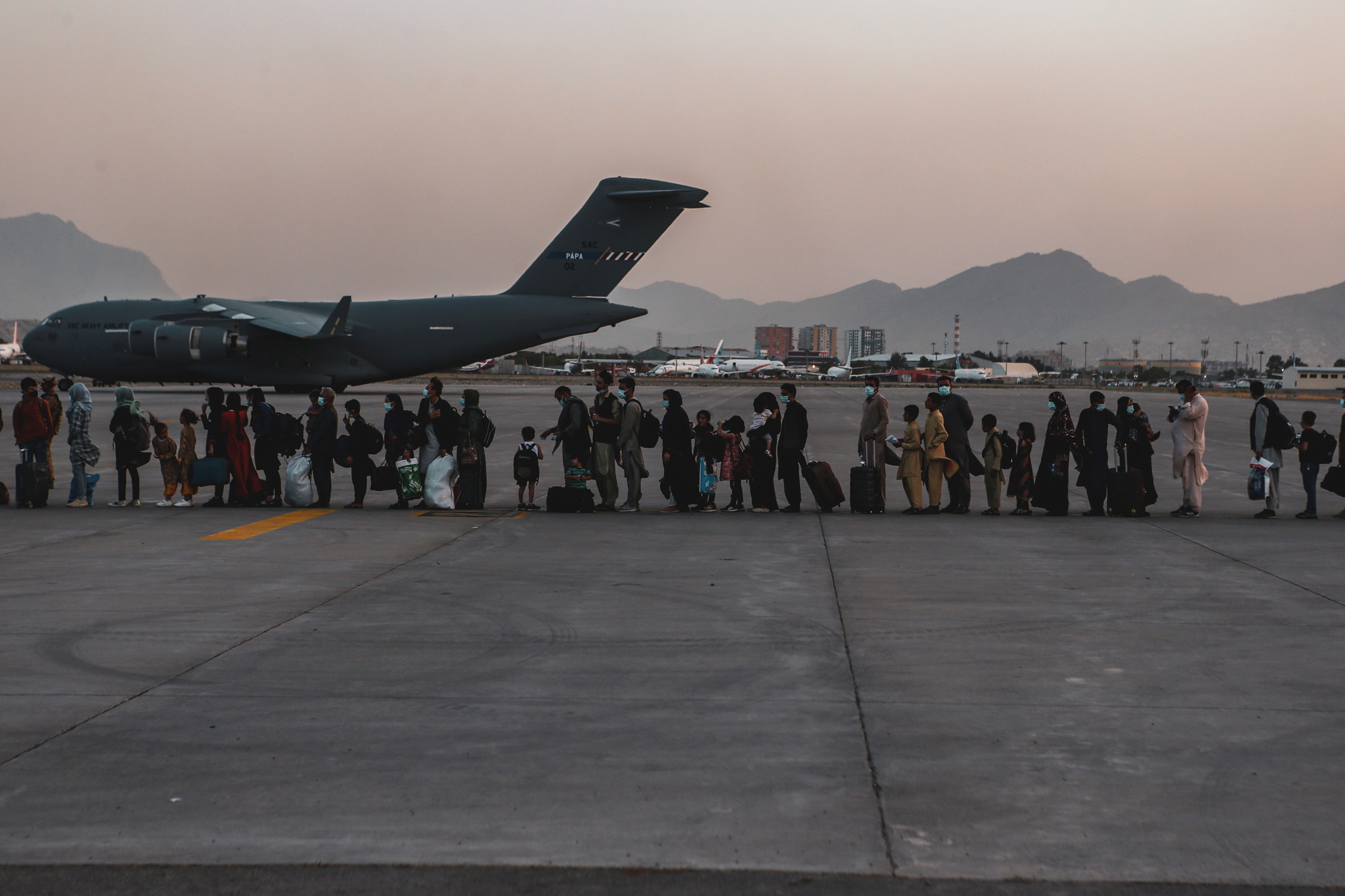 US citizens are told to stop coming to Kabul airport