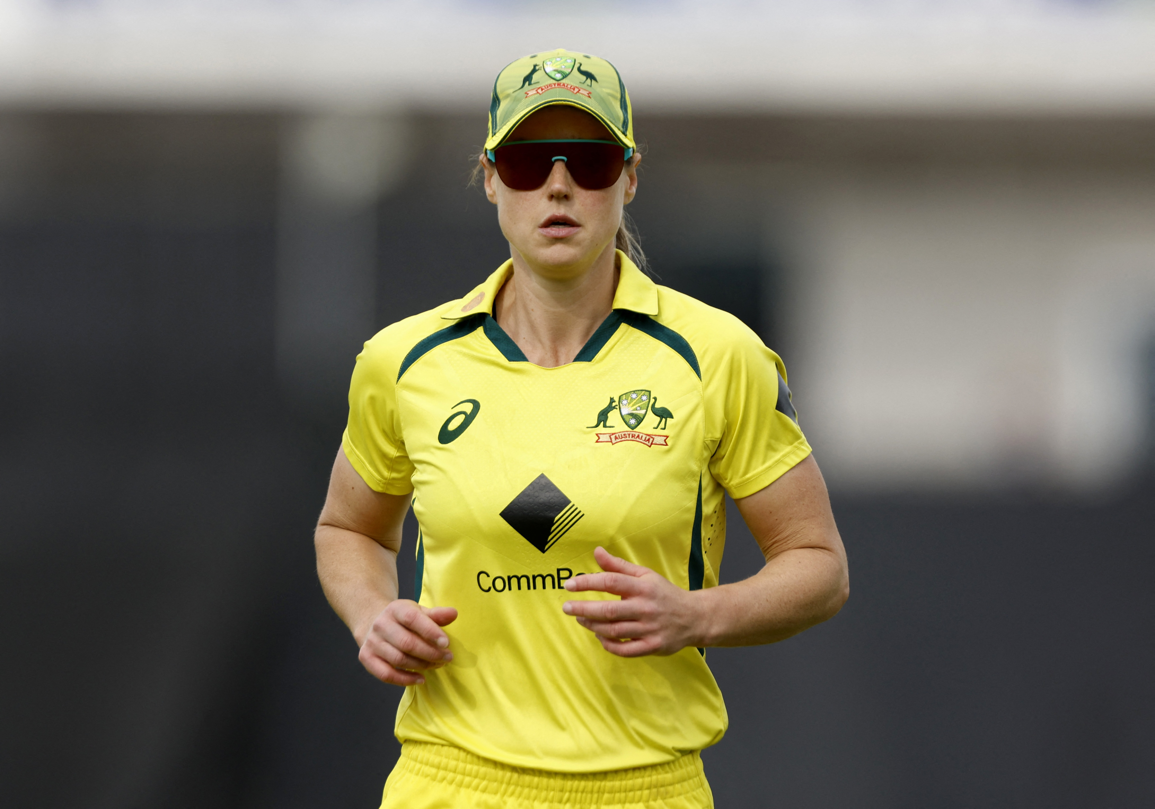 Australia's Perry shatters sponsor's car window with huge six