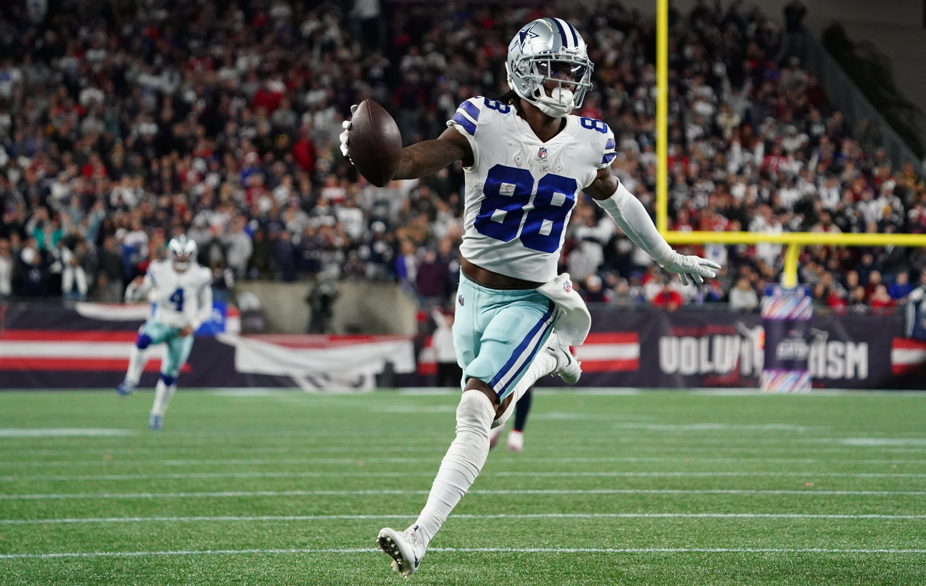 Cowboys WR CeeDee Lamb out with concussion | Reuters