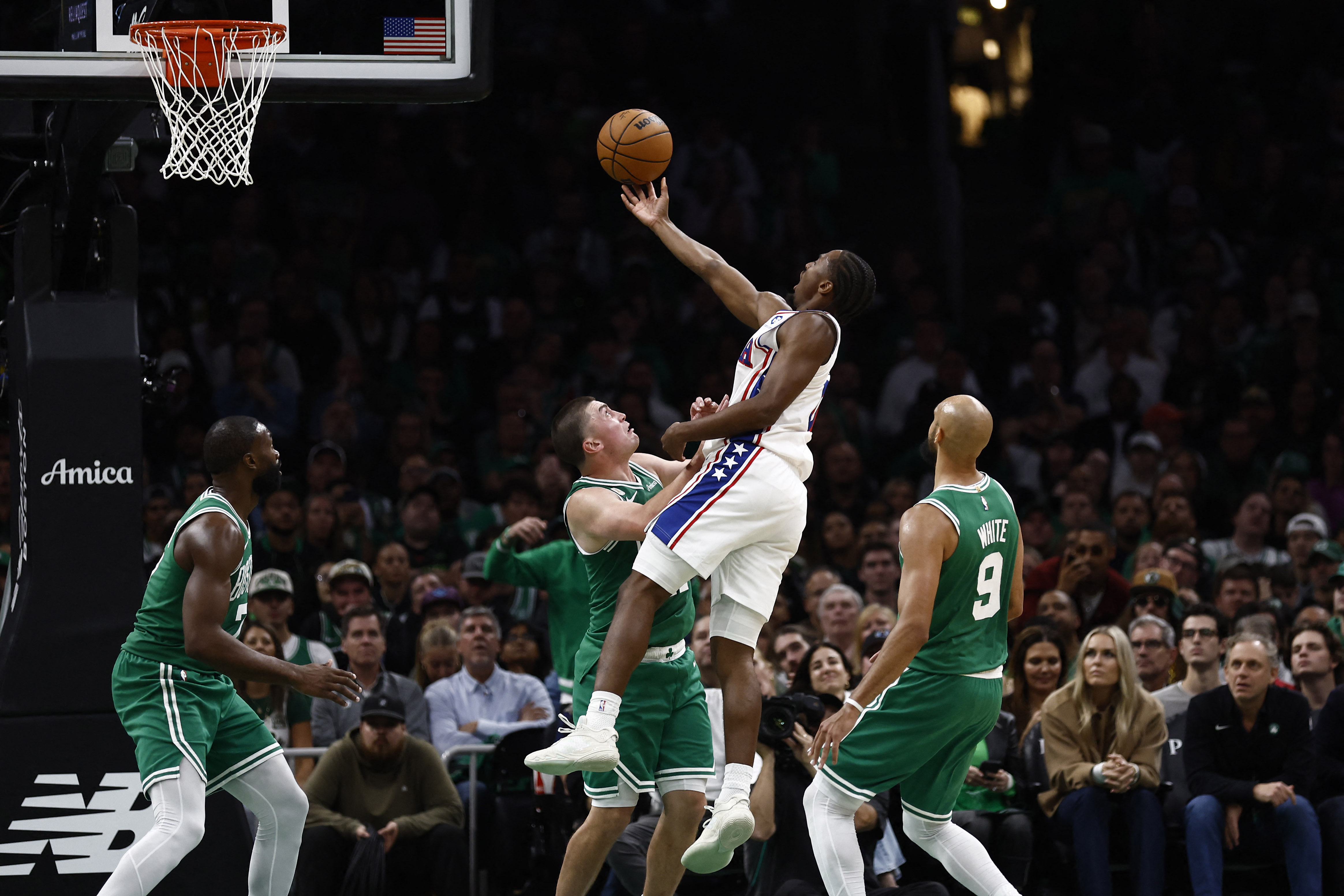 NBA＝シクサーズがセルティックスに逆転勝利、マクシー40得点