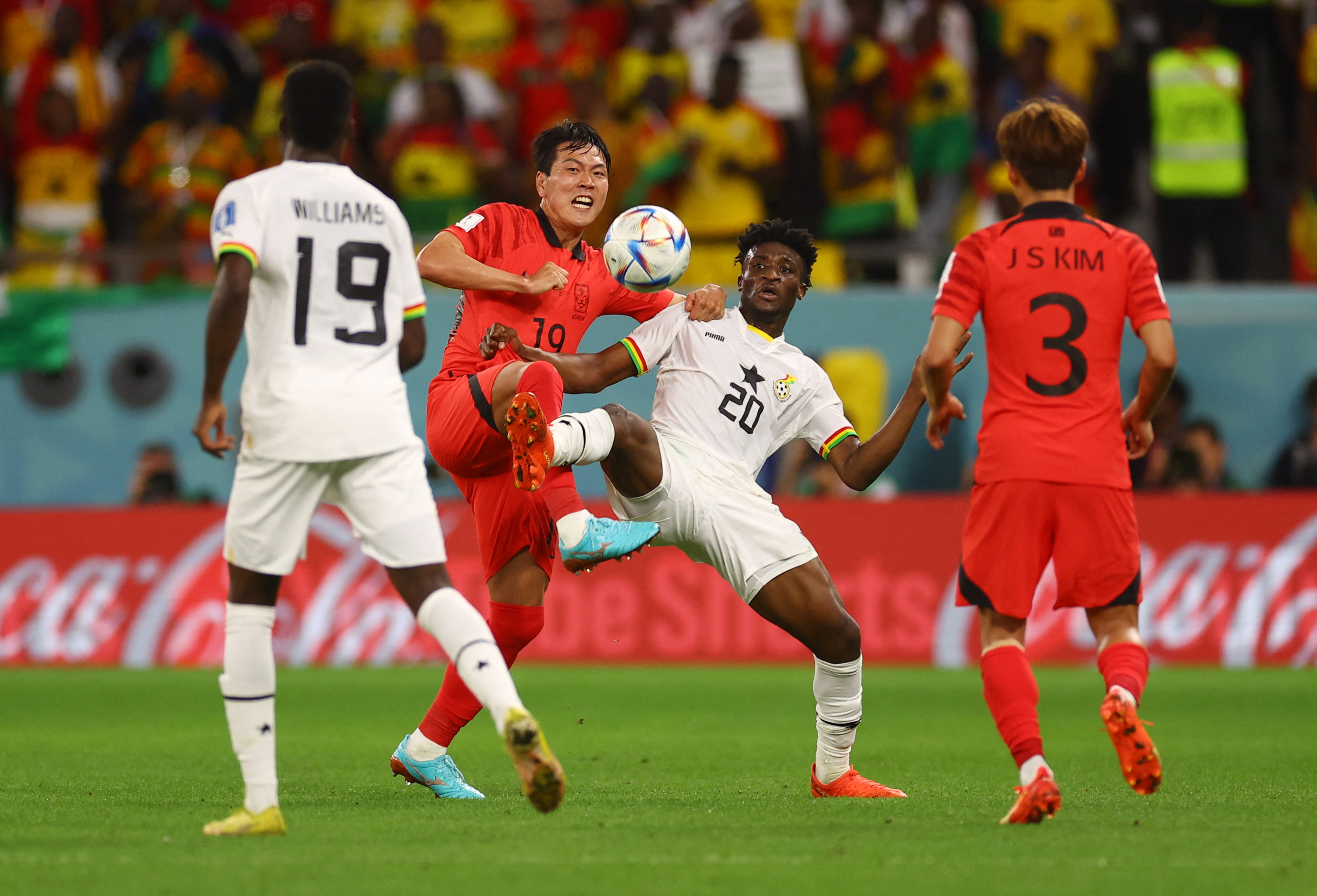 Ghana Hold Off South Korea In Five Goal Thriller Reuters