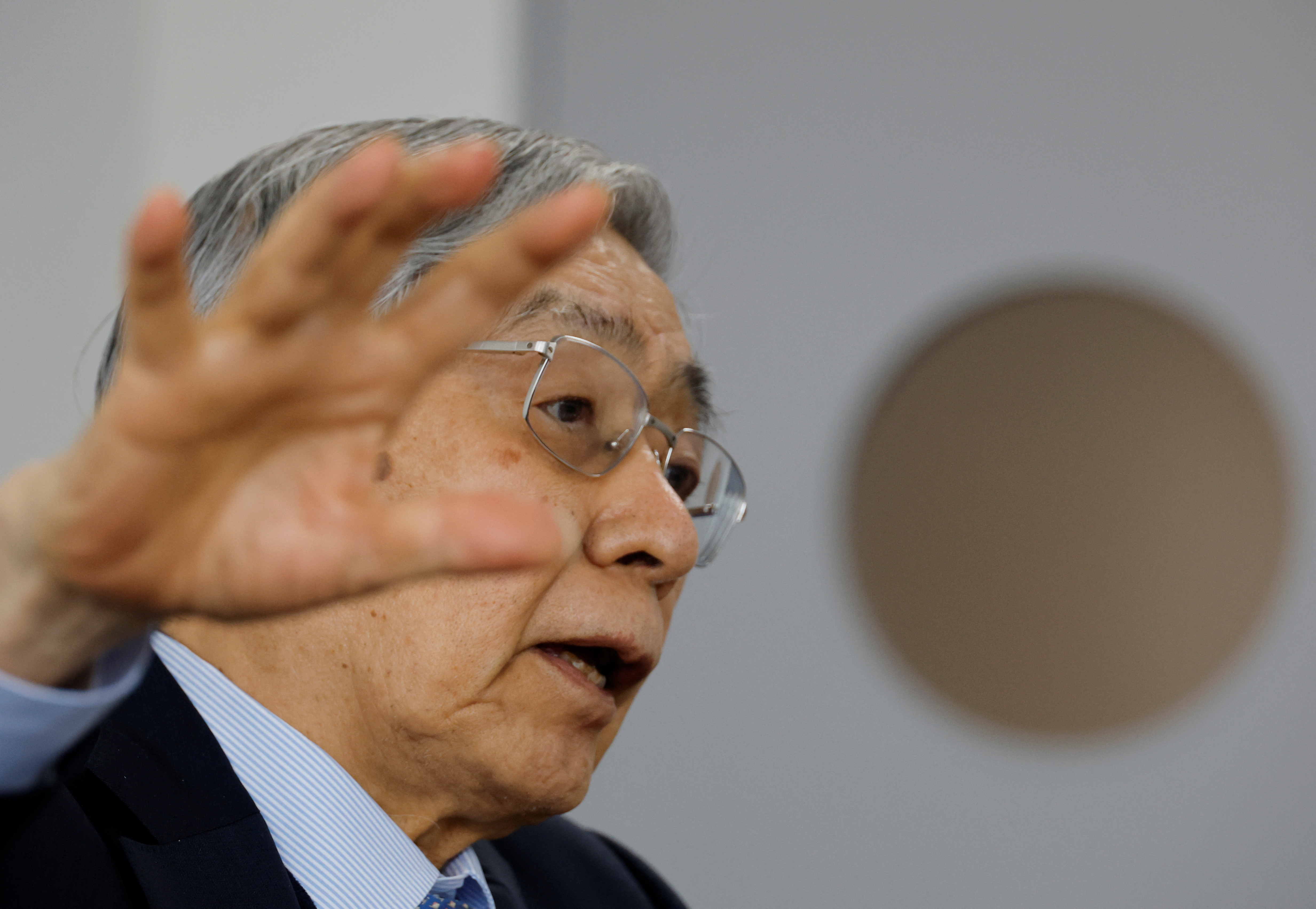 日本経済は好調持続、これ以上財政・金融吹かせばインフレ高進＝黒田前