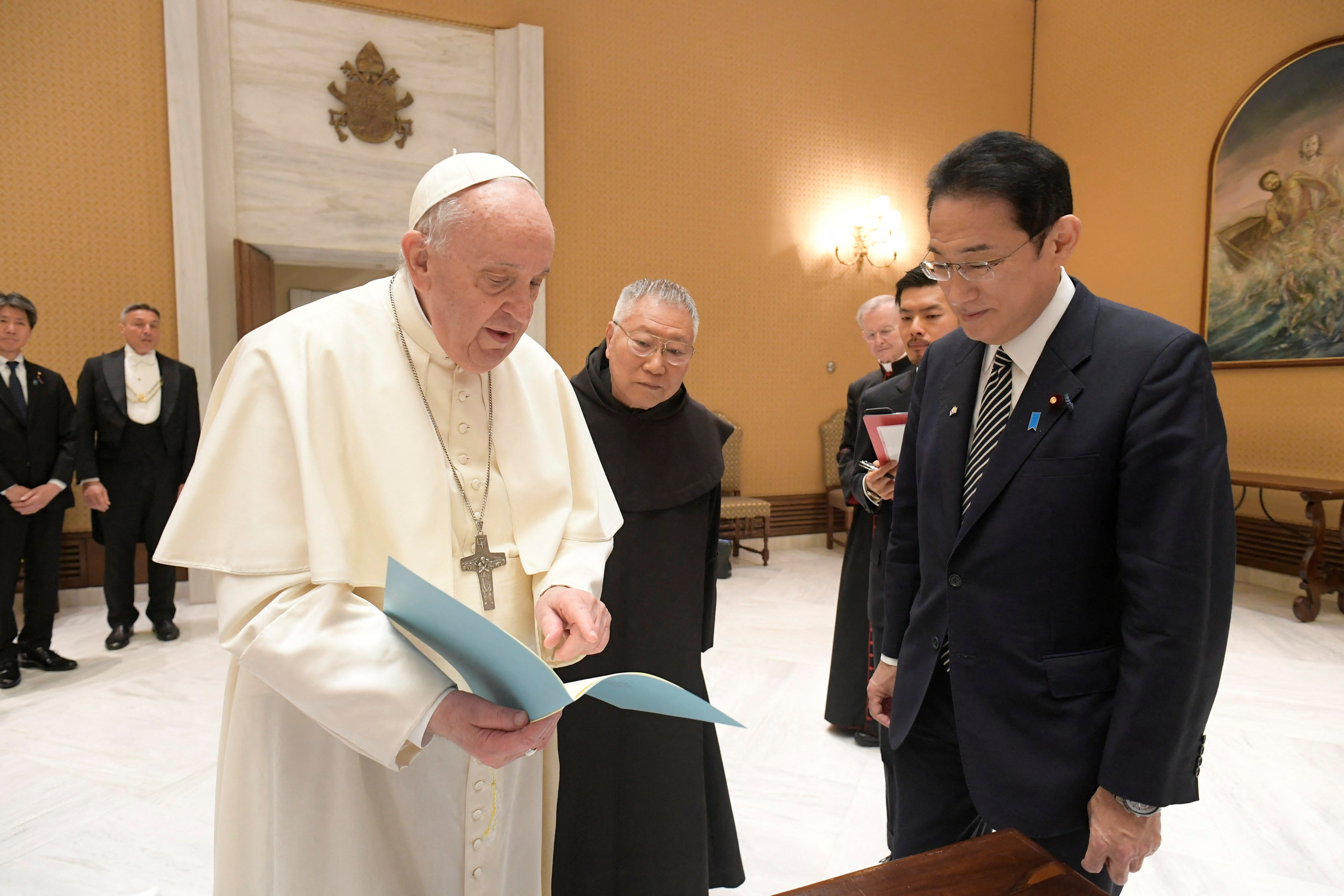 Pope, Japan PM, discuss hopes | Reuters