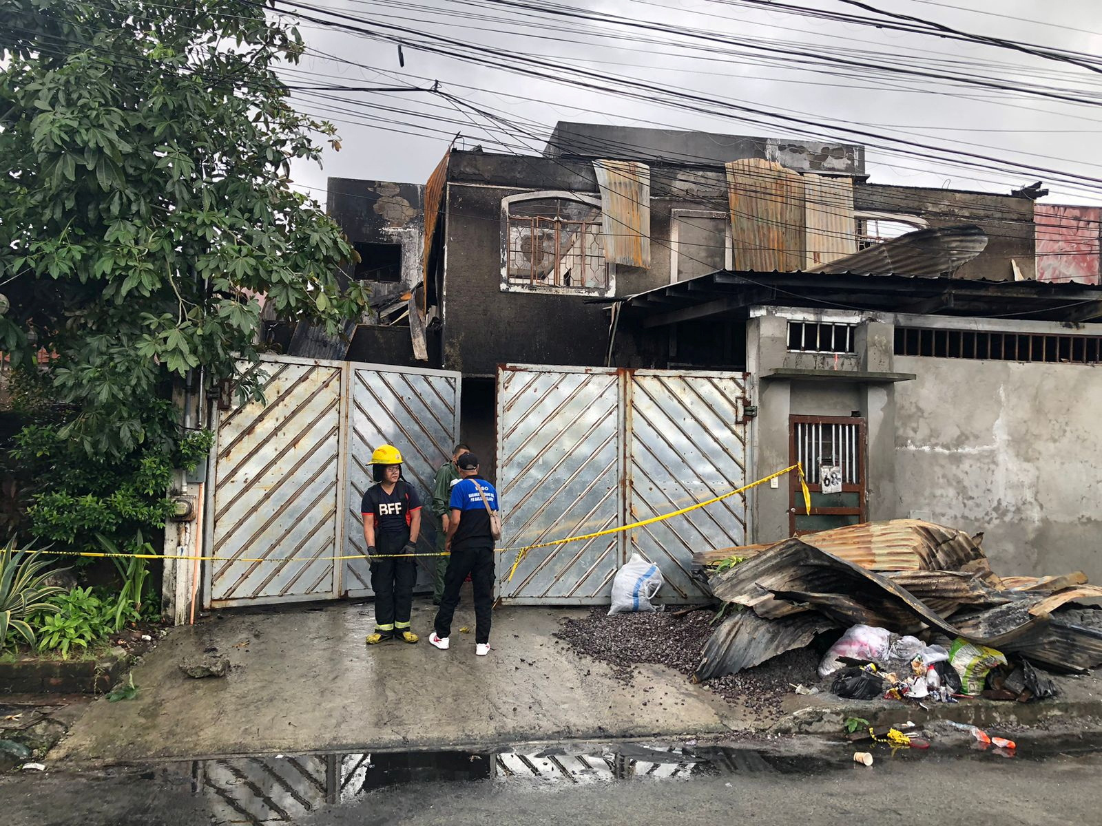 Fire in Manila residential and warehouse building kills 16 Reuters