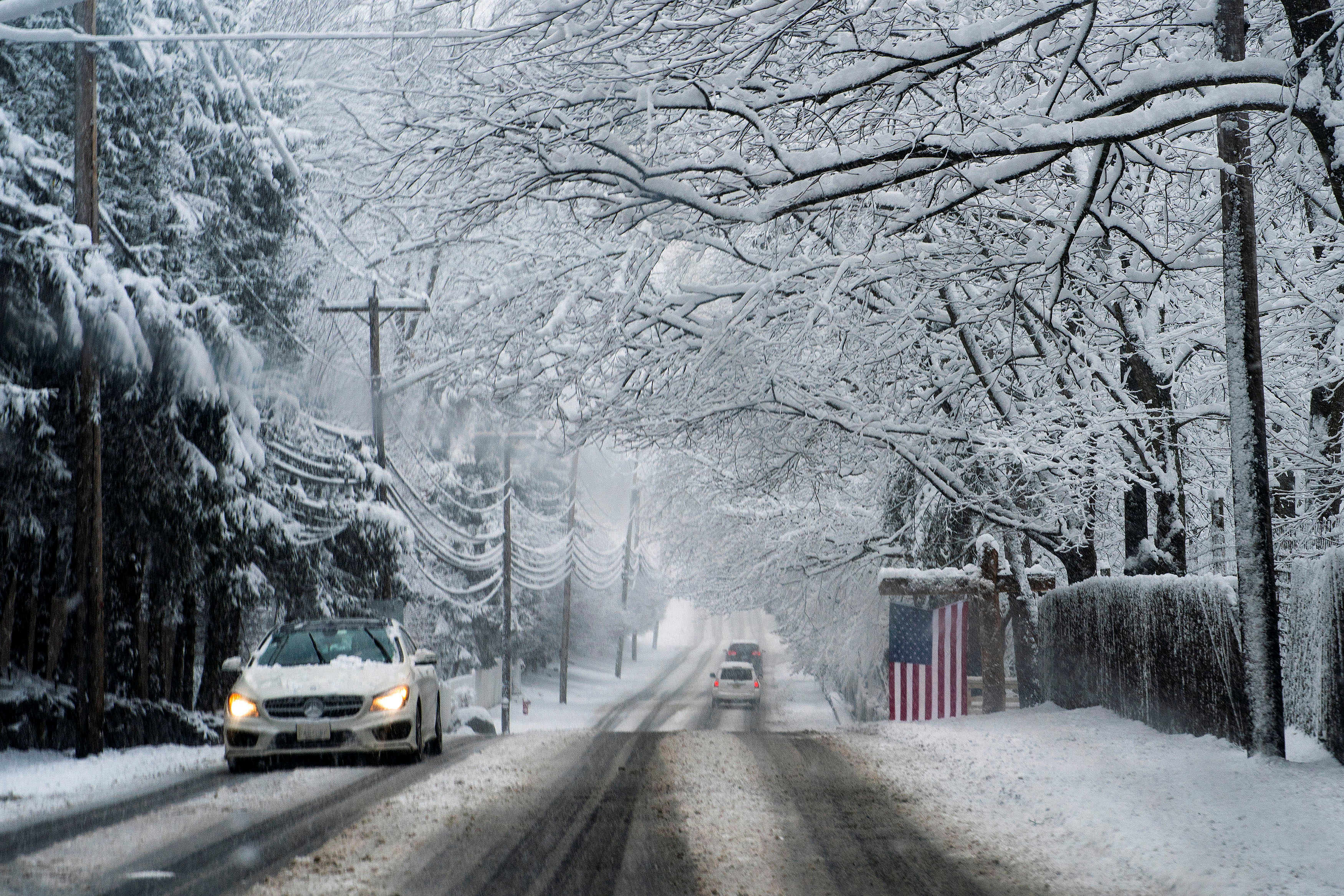 米北東部に冬の嵐、ＮＹでも大雪　航空便に遅延・欠航